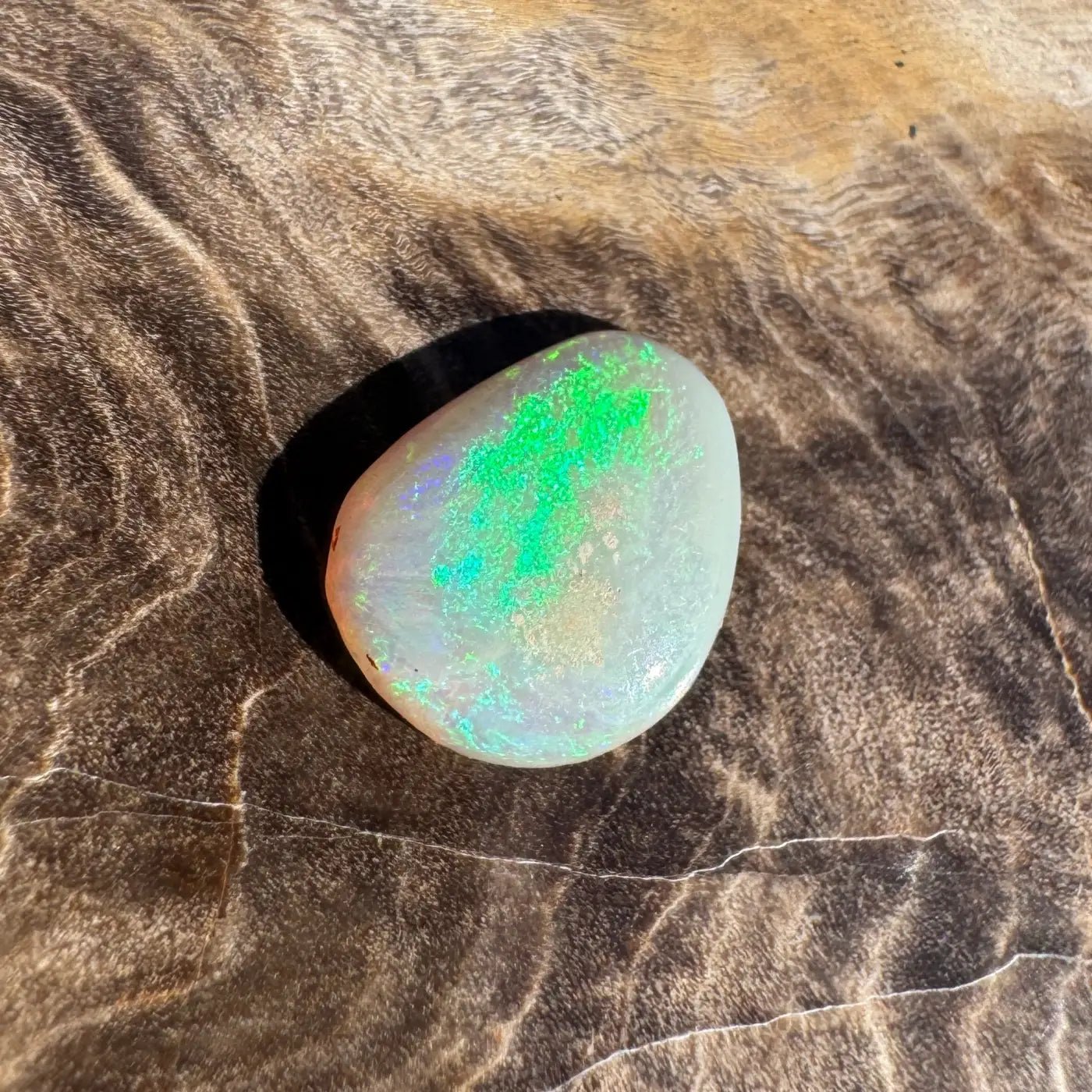 0.8ct Hand - Cut Solid Lightning Ridge Opal