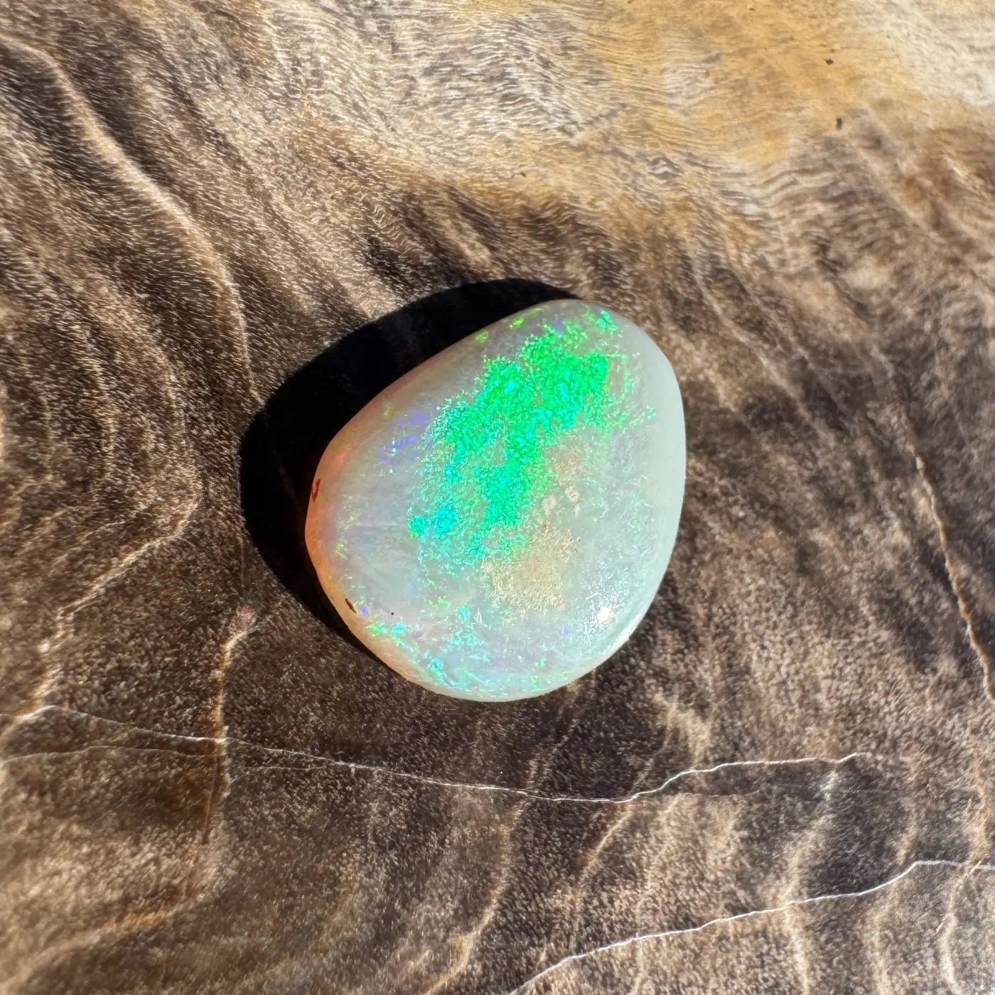 0.8ct Hand - Cut Solid Lightning Ridge Opal