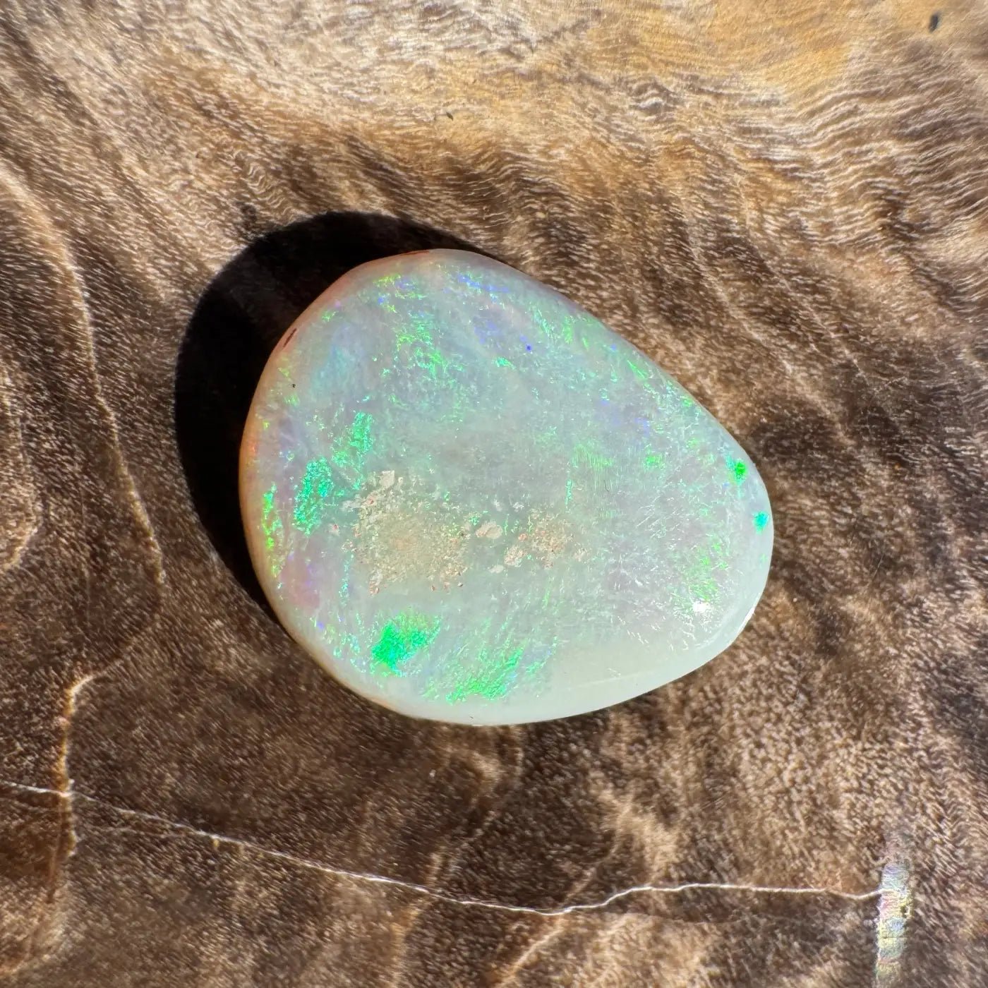 0.8ct Hand - Cut Solid Lightning Ridge Opal