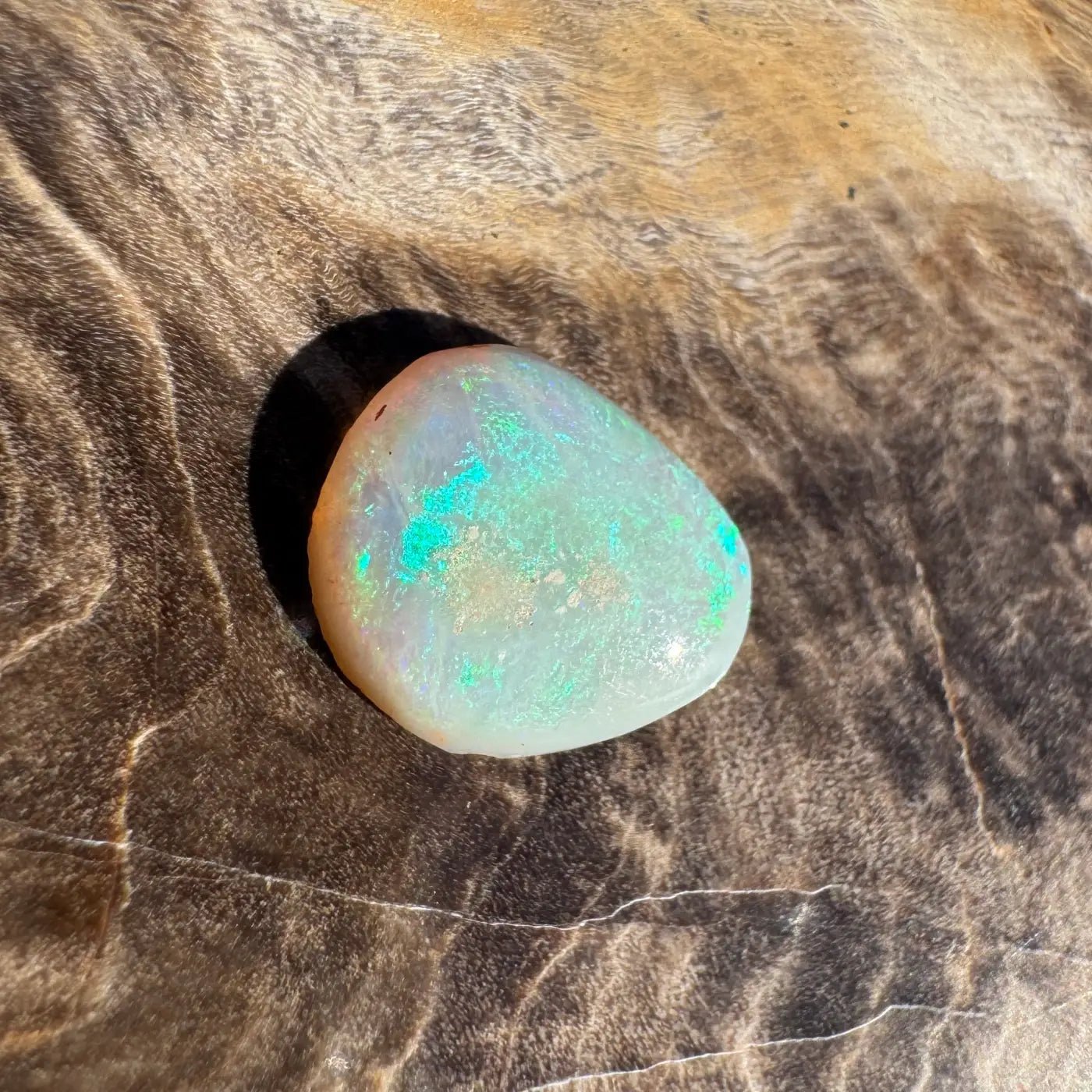 0.8ct Hand - Cut Solid Lightning Ridge Opal