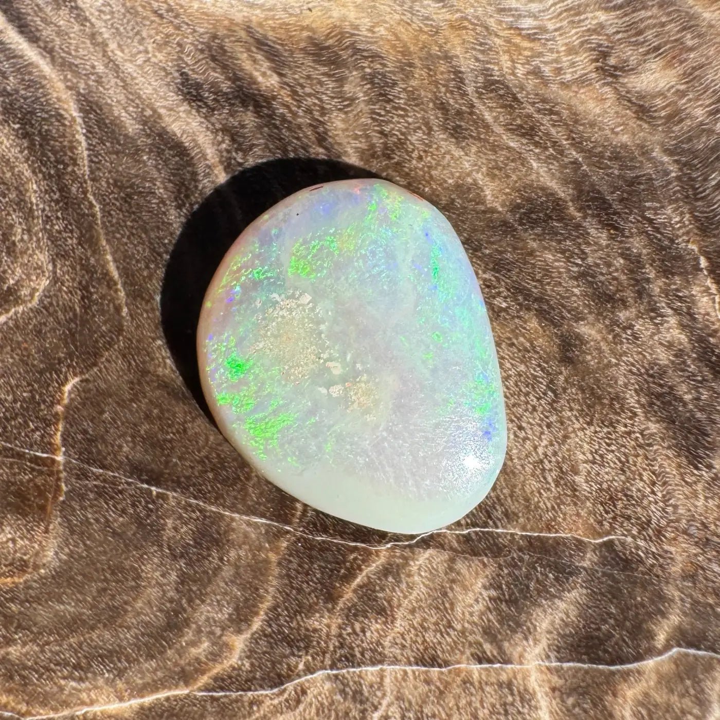 0.8ct Hand - Cut Solid Lightning Ridge Opal