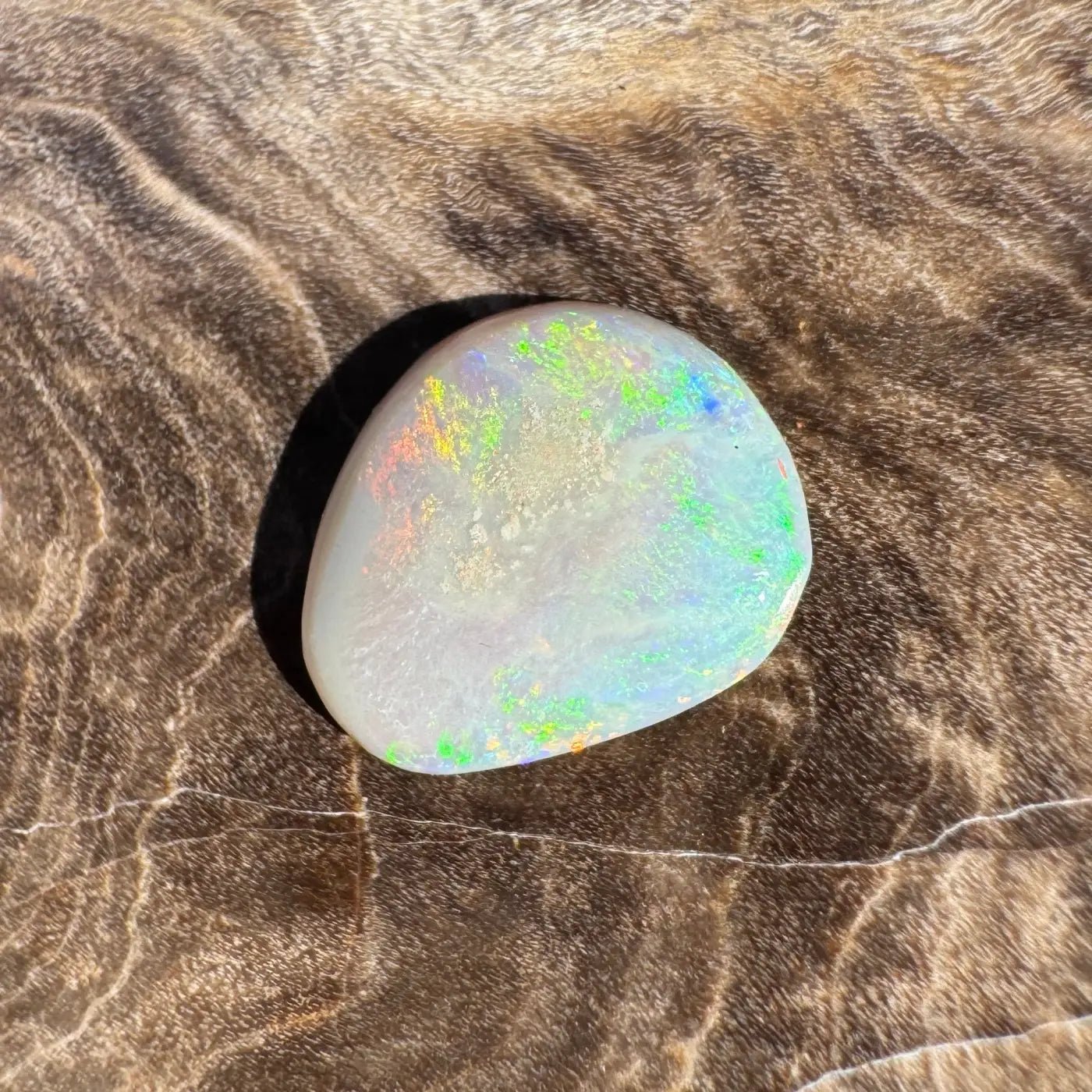 0.8ct Hand - Cut Solid Lightning Ridge Opal