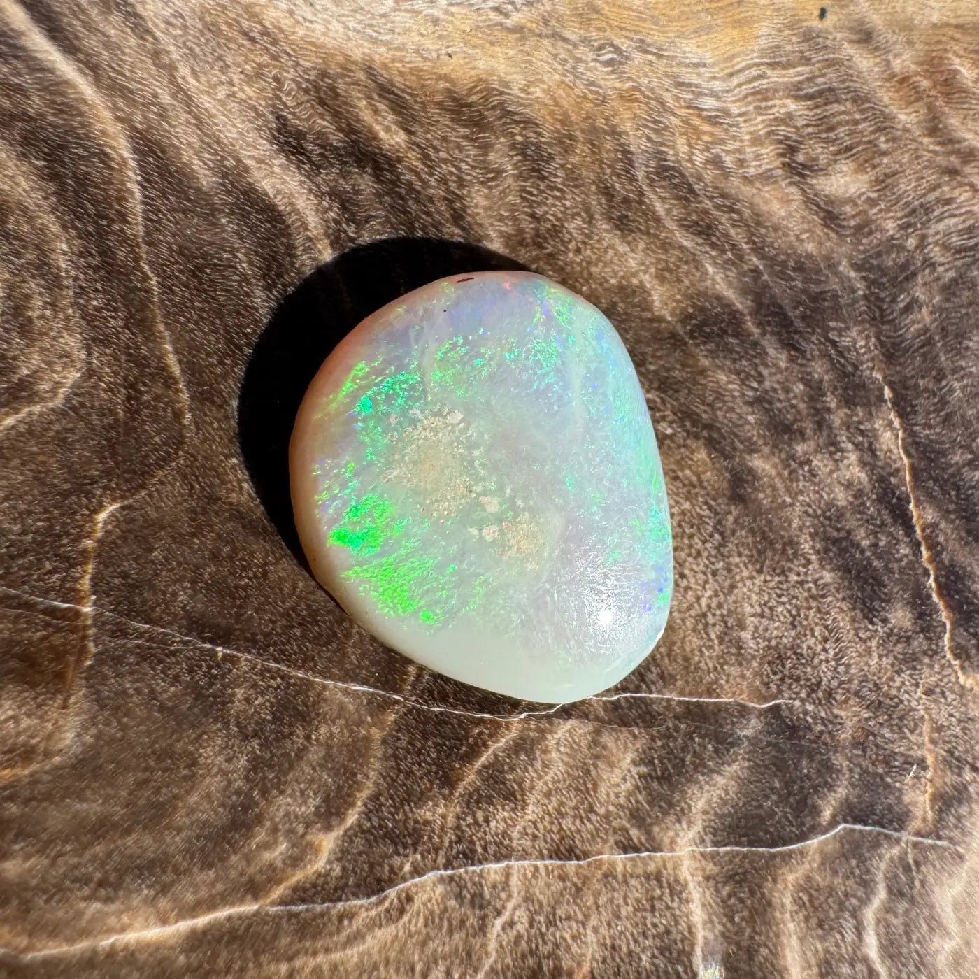 0.8ct Hand - Cut Solid Lightning Ridge Opal