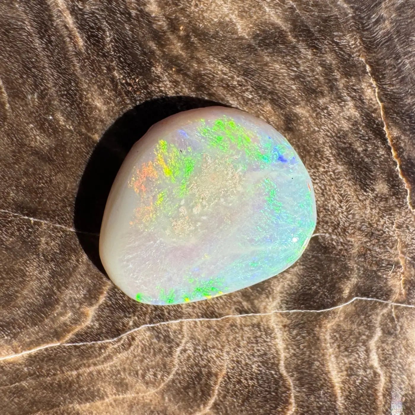 0.8ct Hand - Cut Solid Lightning Ridge Opal