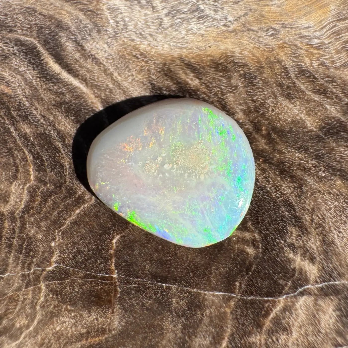 0.8ct Hand - Cut Solid Lightning Ridge Opal