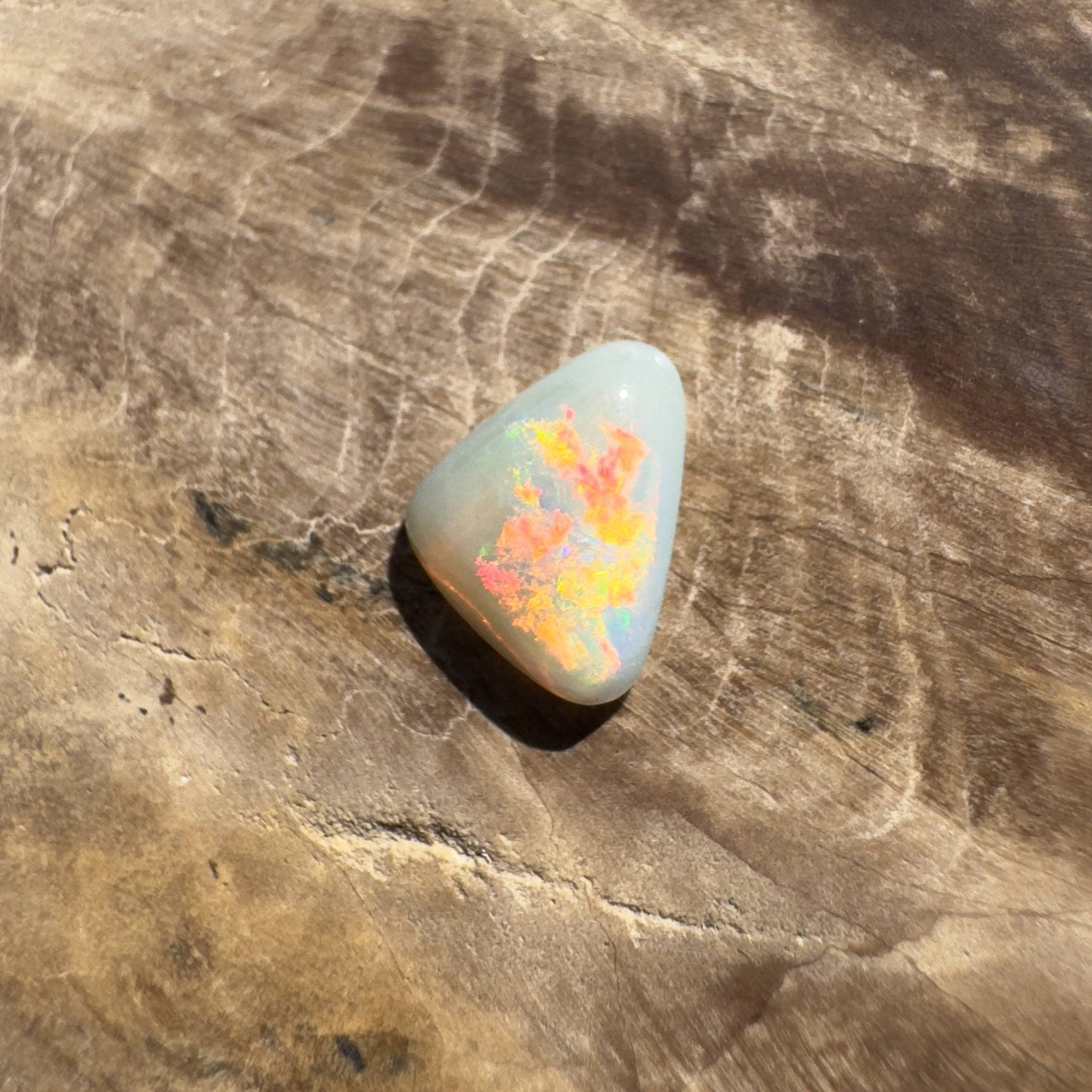 0.95CT Hand - cut Solid Australian Coober Pedy Opal