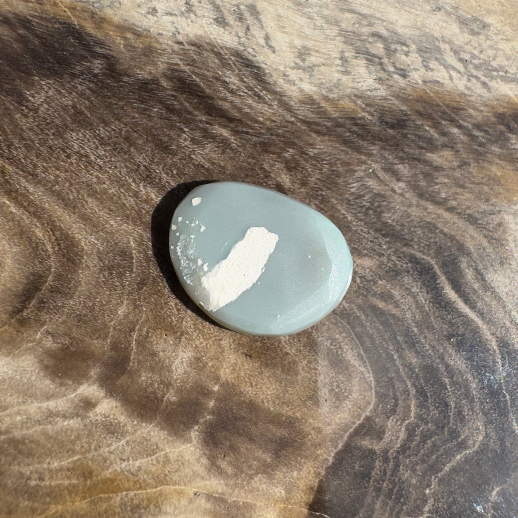 0.9ct Hand - cut Solid Lightning Ridge Opal