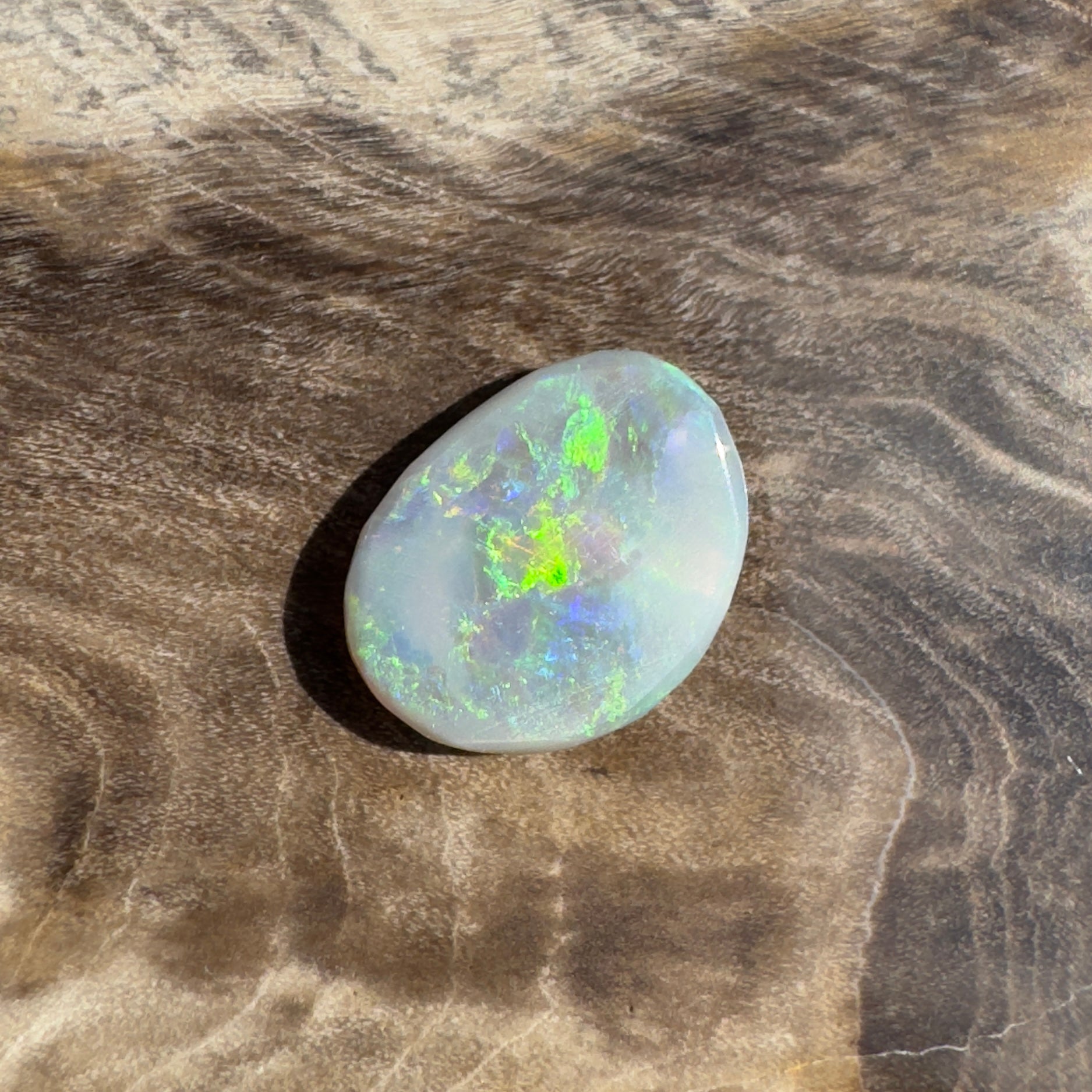0.9ct Hand - cut Solid Lightning Ridge Opal