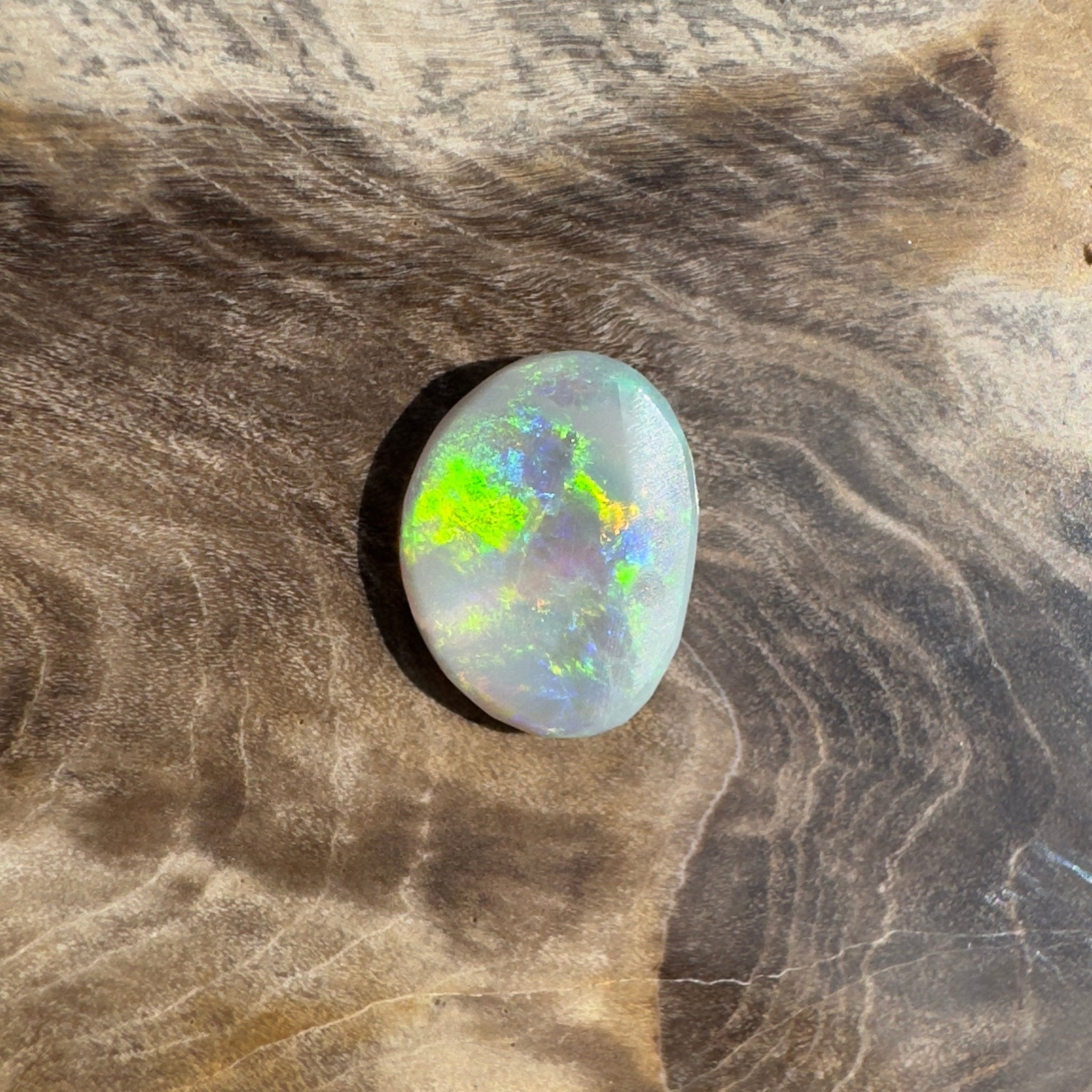0.9ct Hand - cut Solid Lightning Ridge Opal