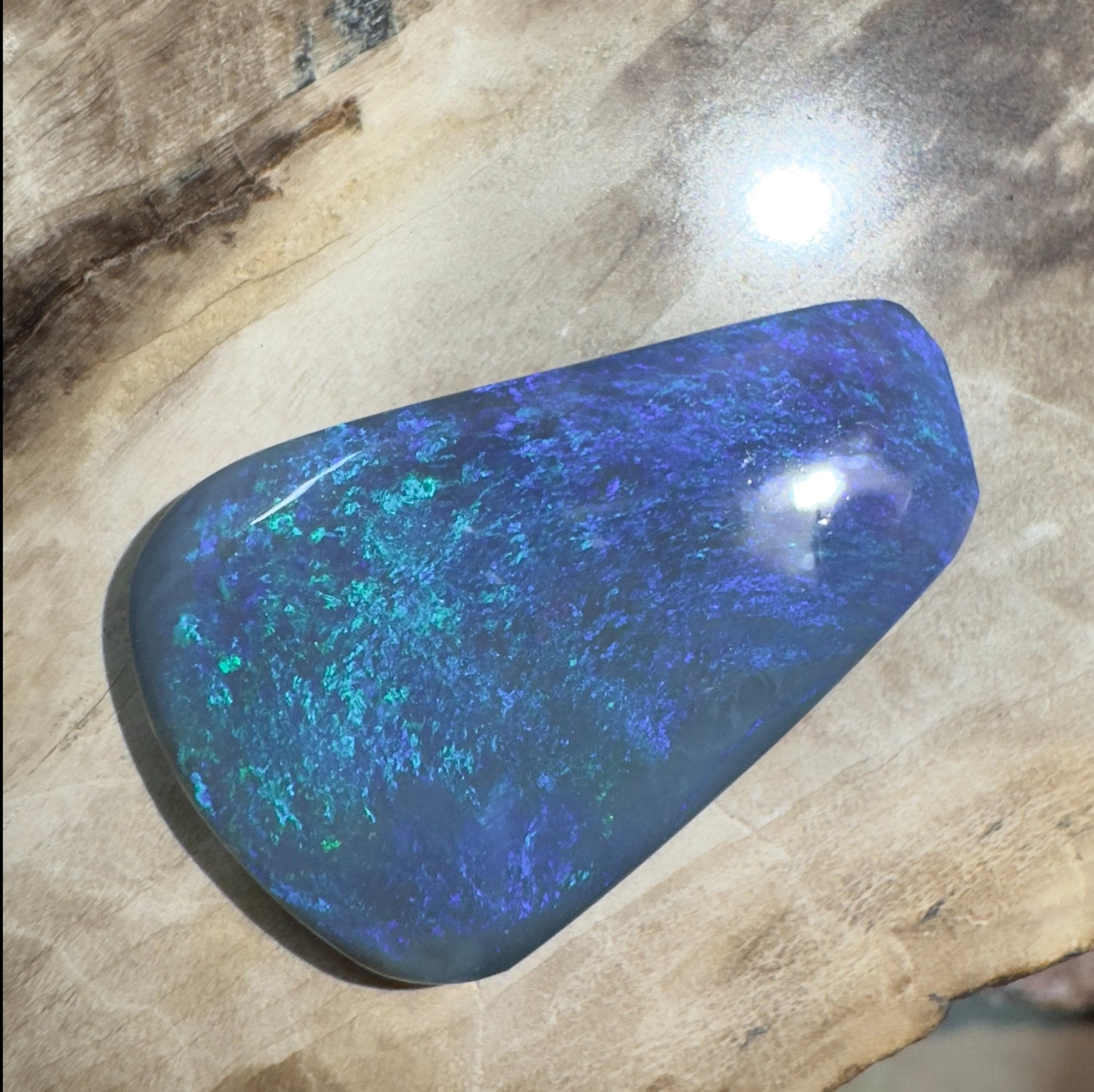 10.3ct Hand - cut Solid Lightning Ridge Semi Black Opal