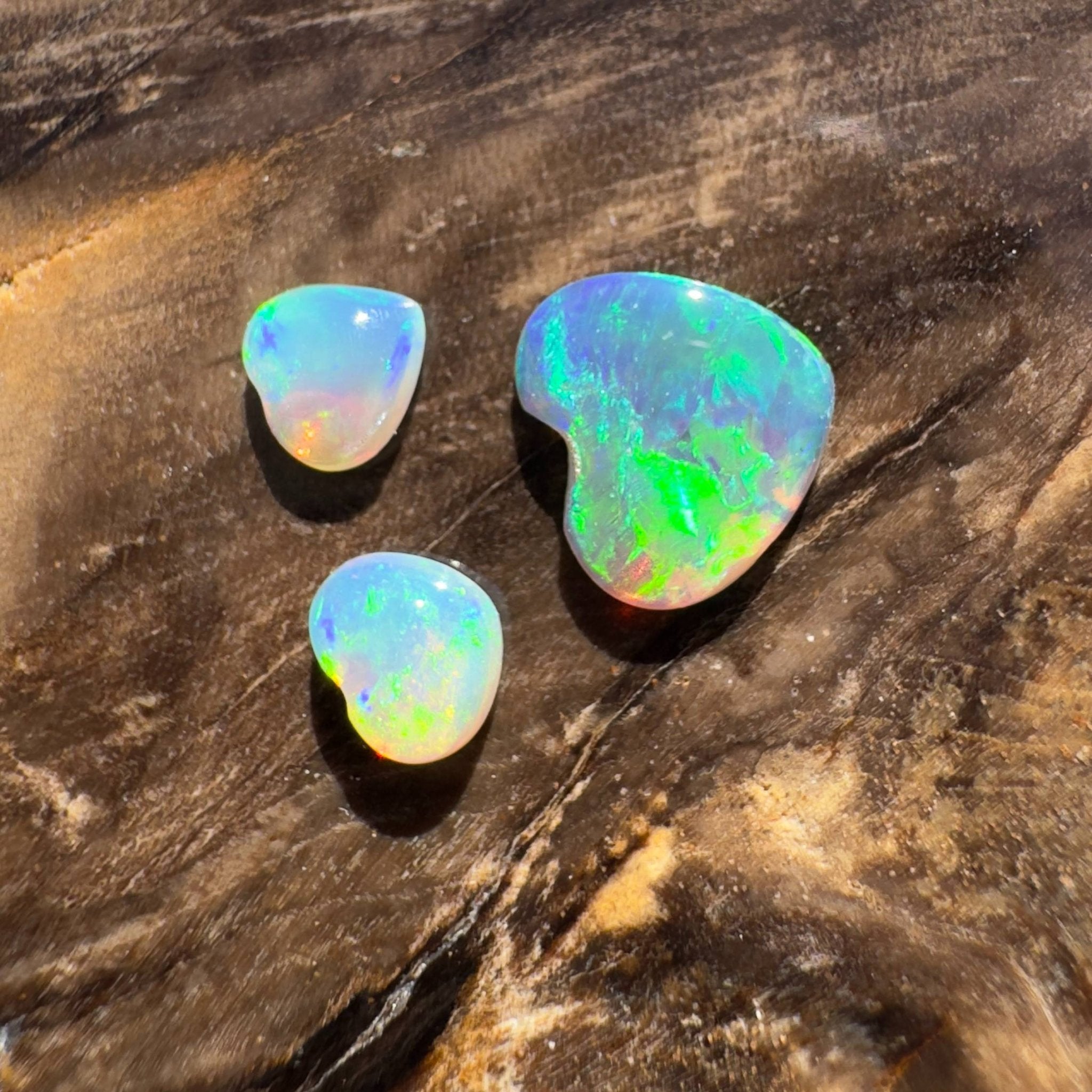 1.2CT Hand - cut Solid Australian Lightning Ridge Opal (2102 - 2117)
