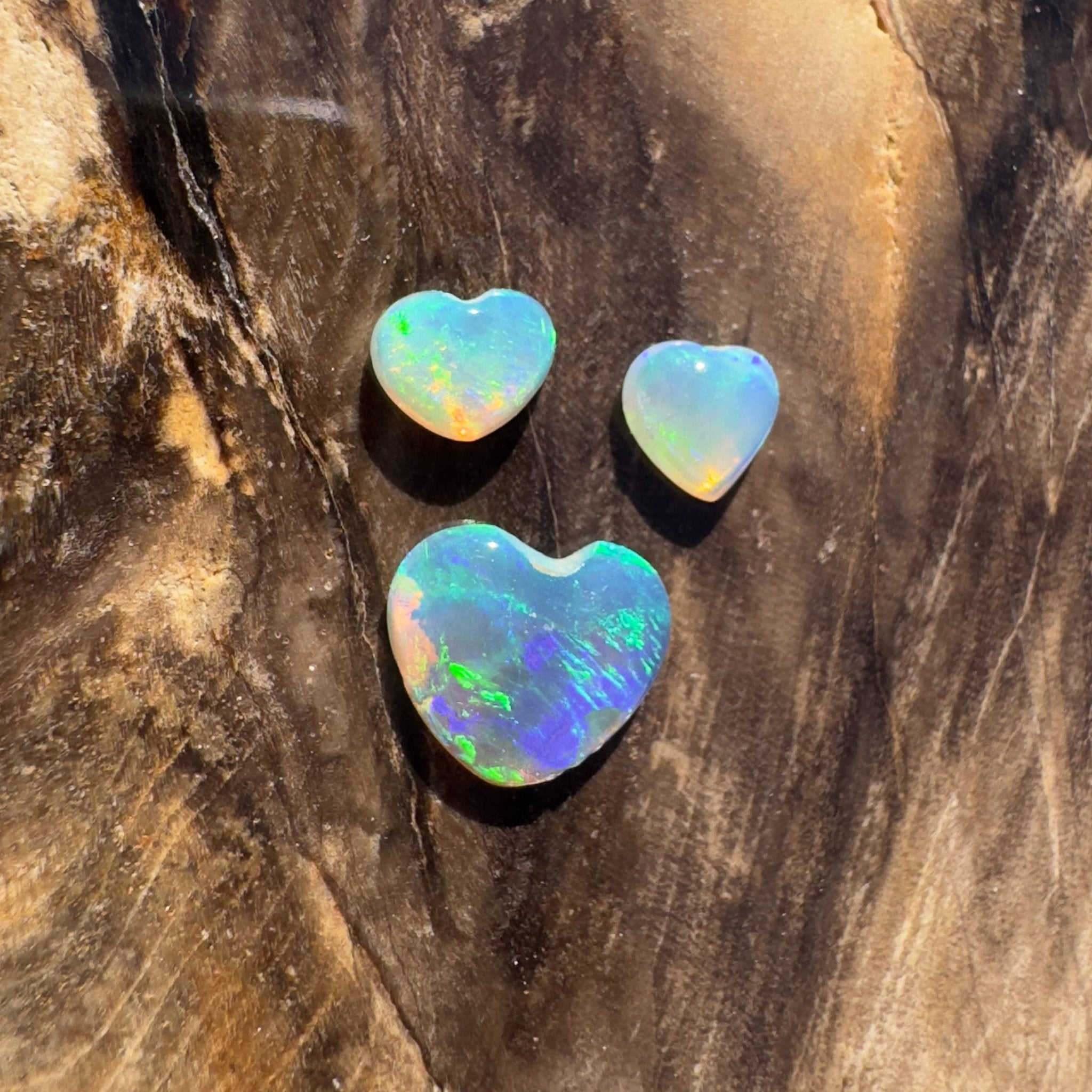 1.2CT Hand - cut Solid Australian Lightning Ridge Opal (2102 - 2117)