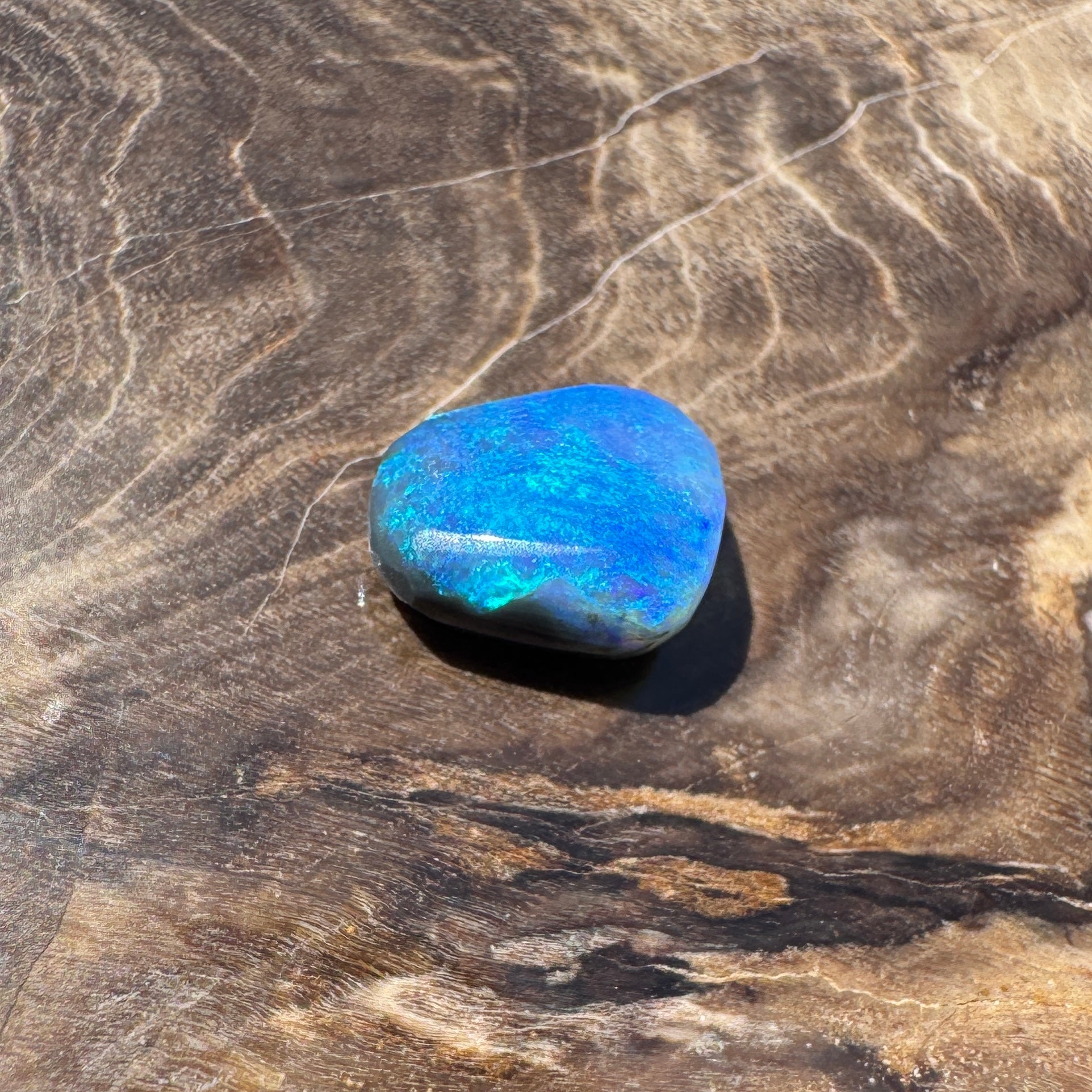 1.2ct Hand - cut Solid Lightning Ridge Opal