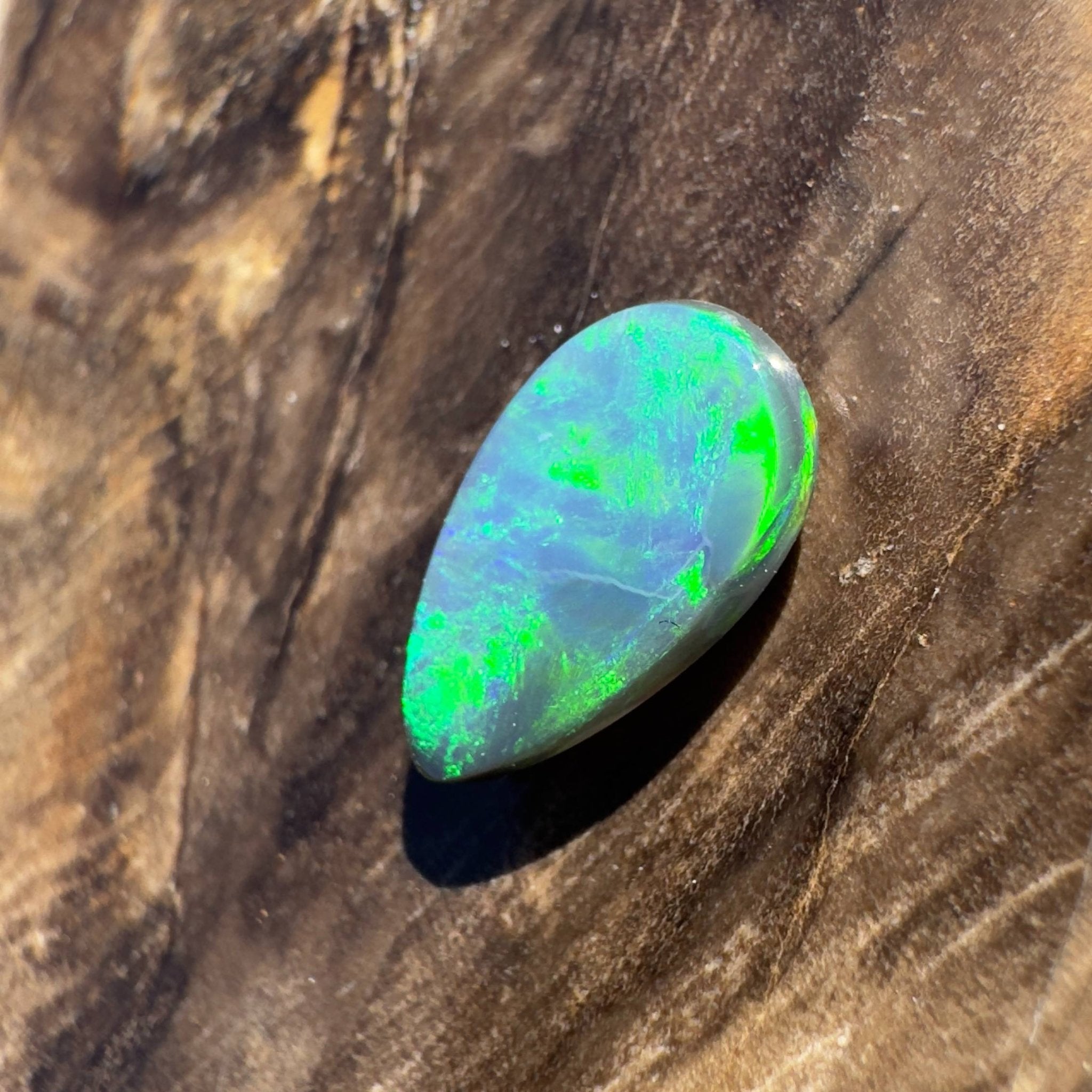 1.3CT Hand - cut Solid Australian Lightning Ridge Black Opal