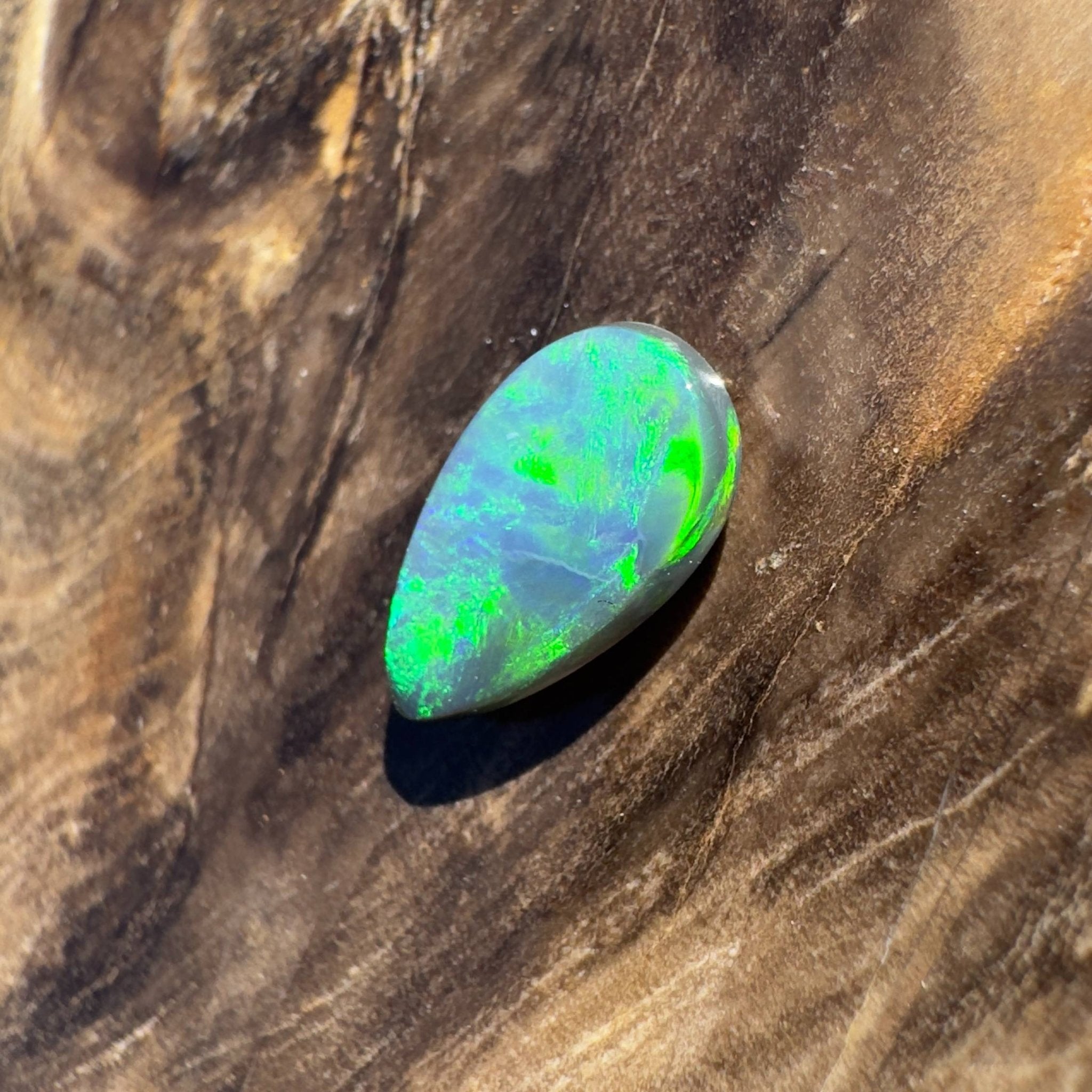 1.3CT Hand - cut Solid Australian Lightning Ridge Black Opal