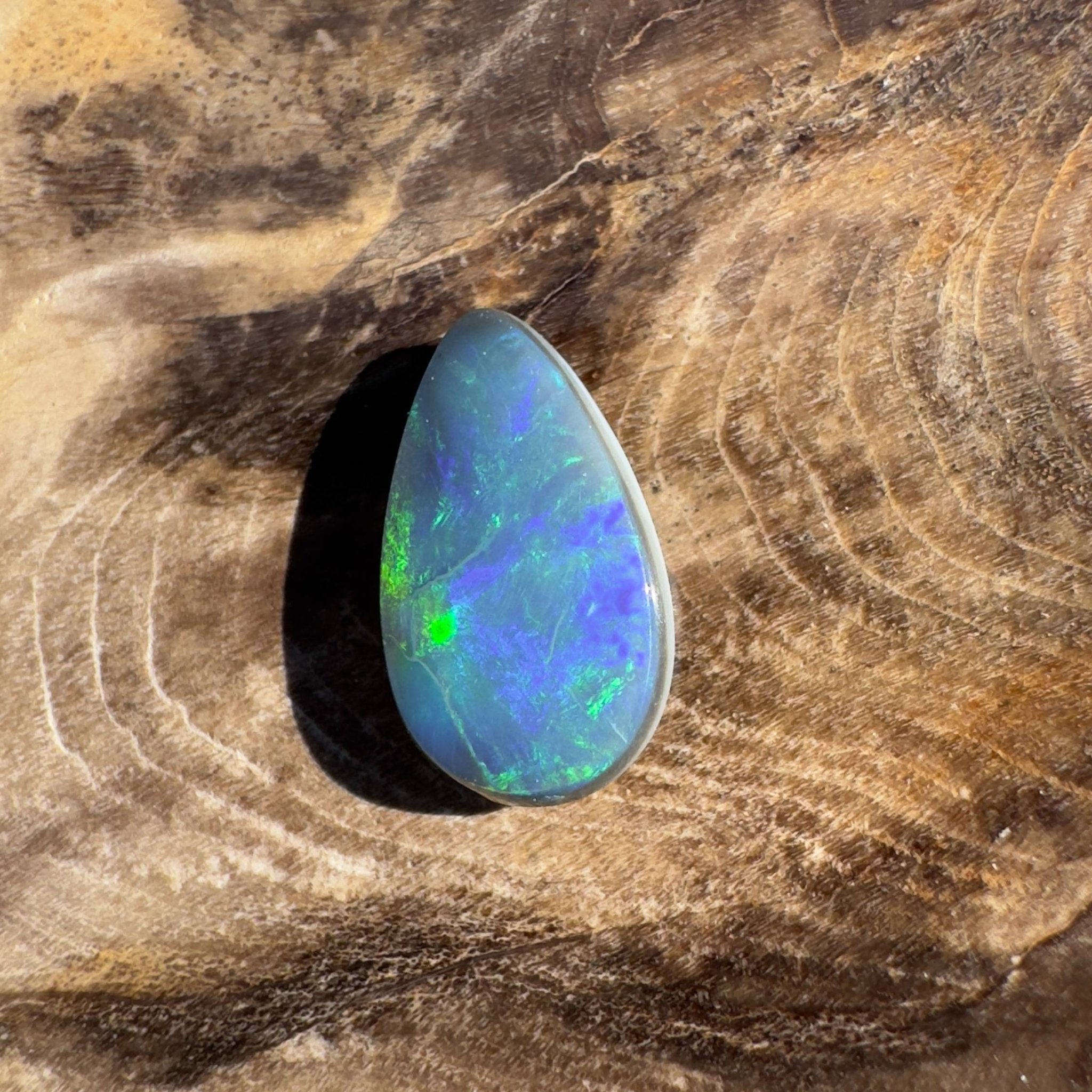 1.3CT Hand - cut Solid Australian Lightning Ridge Black Opal