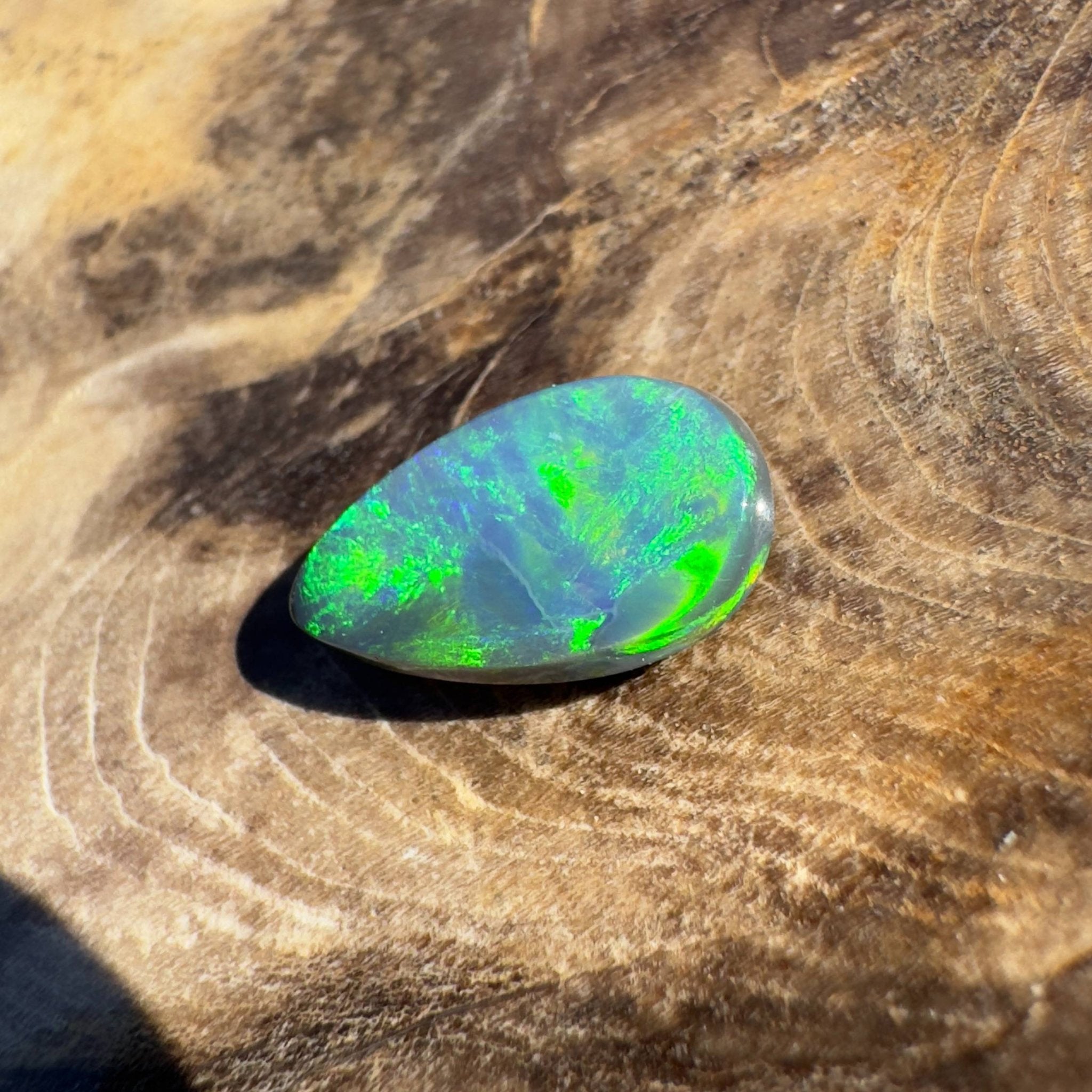 1.3CT Hand - cut Solid Australian Lightning Ridge Black Opal