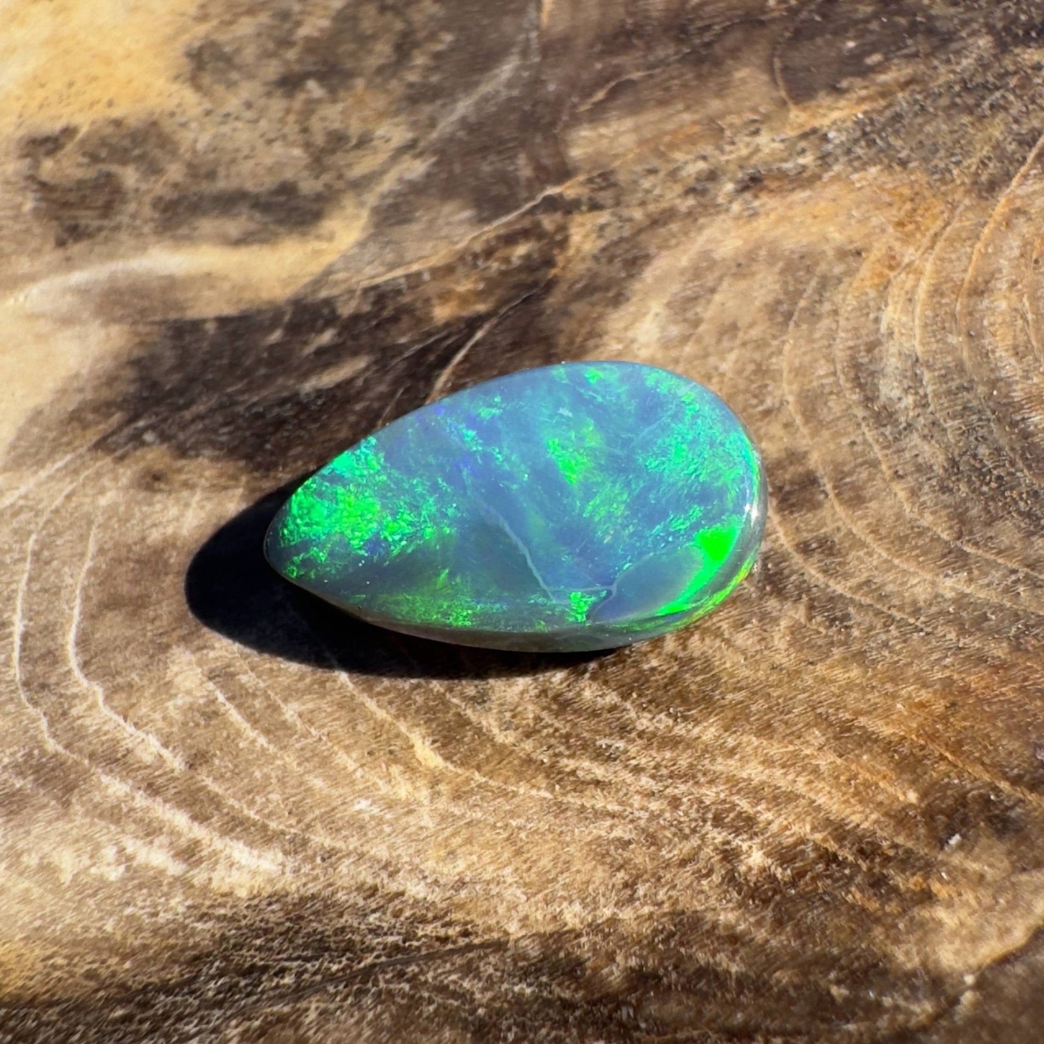 1.3CT Hand - cut Solid Australian Lightning Ridge Black Opal