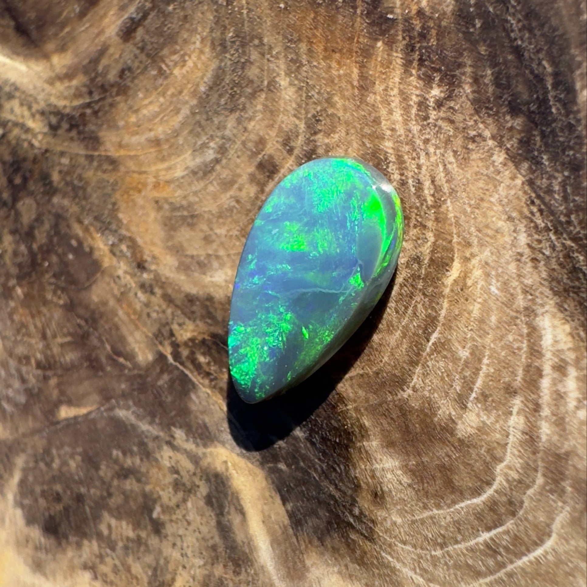 1.3CT Hand - cut Solid Australian Lightning Ridge Black Opal