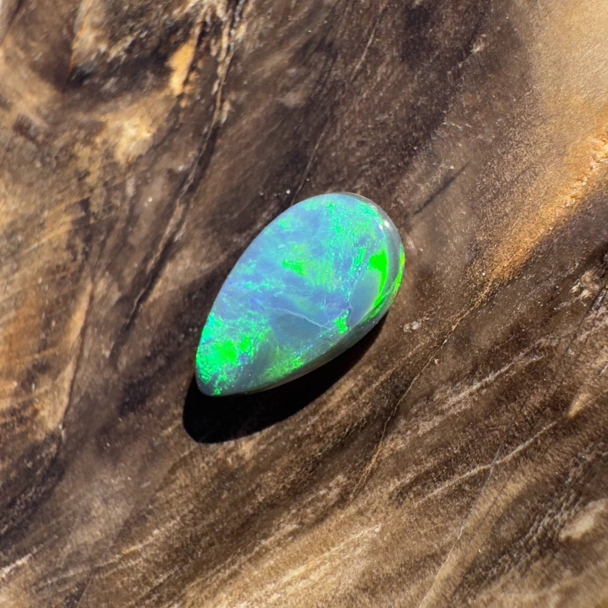 1.3CT Hand - cut Solid Australian Lightning Ridge Black Opal