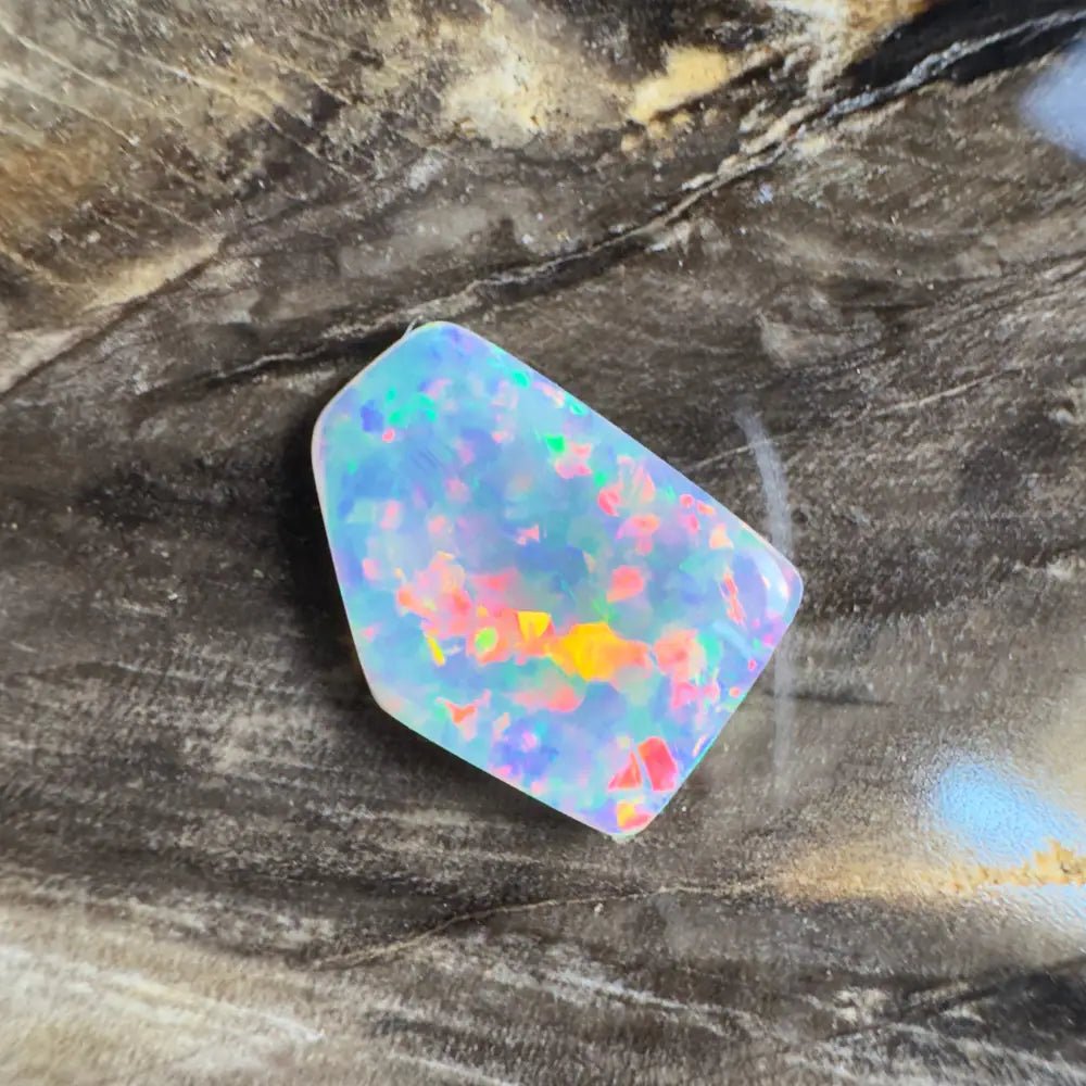1.4carat Hand - Cut Solid Lightning Ridge Opal
