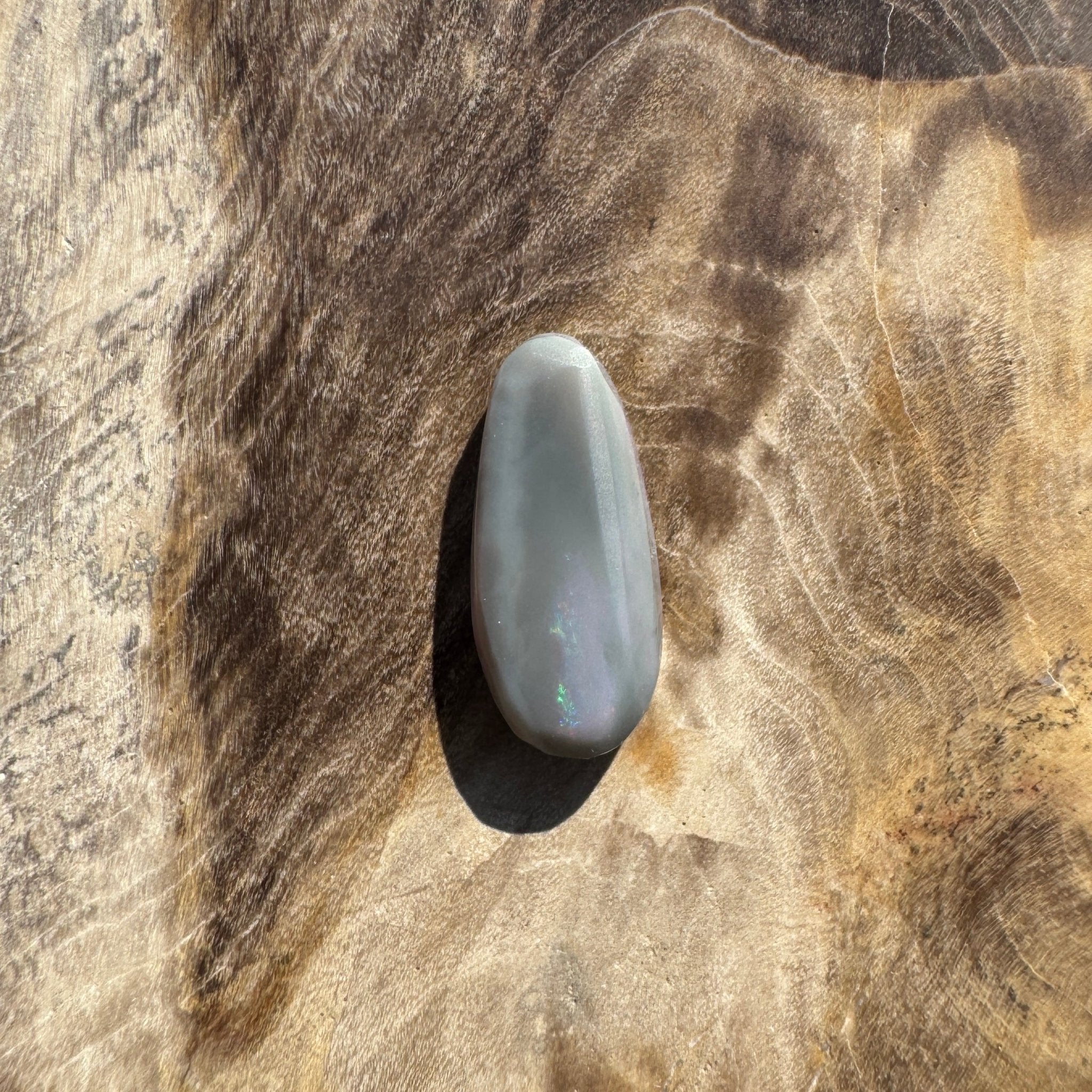 1.5ct Hand - cut Solid Lightning Ridge Semi Black Opal
