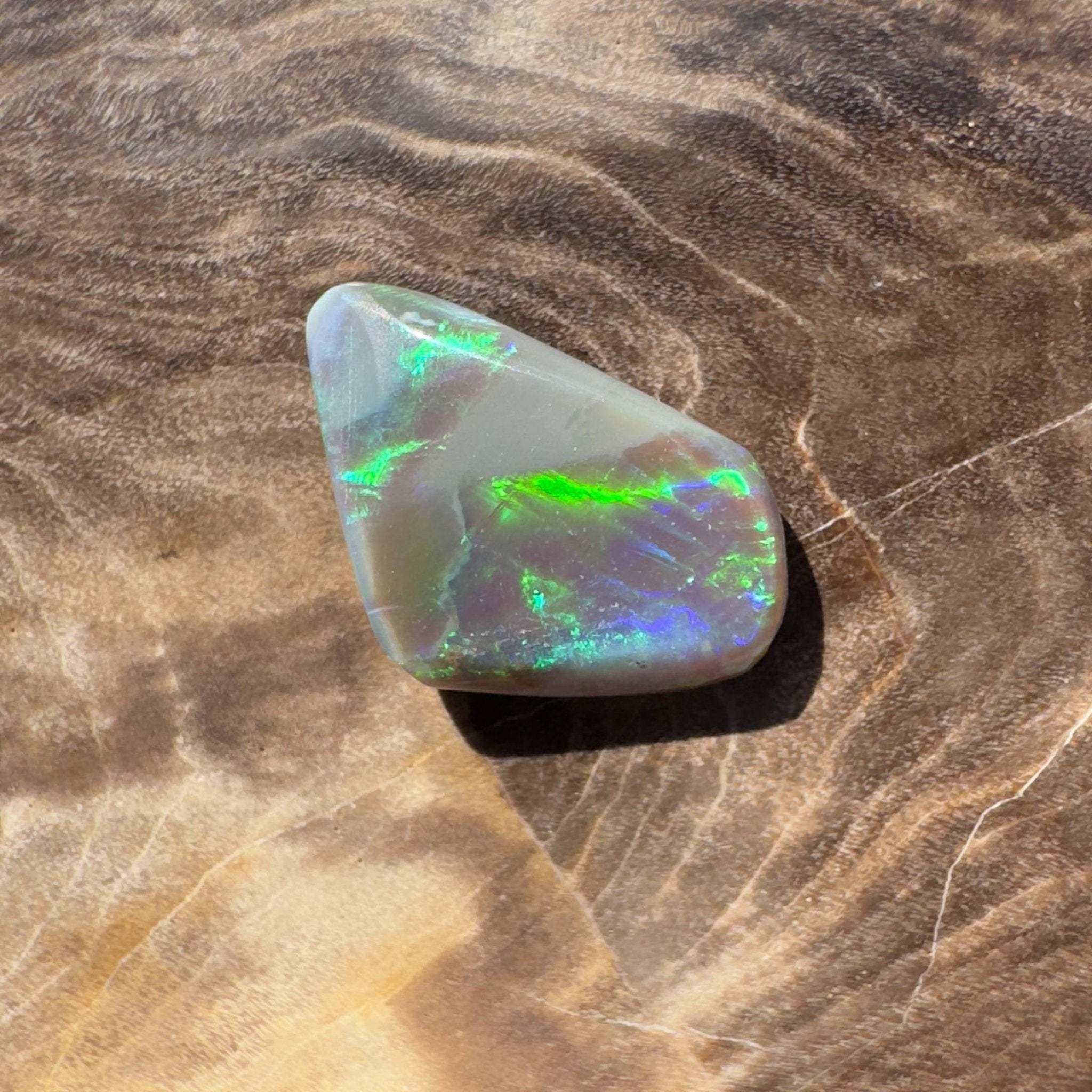 1.5ct Solid Hand - cut Lightning Ridge Semi Black Opal