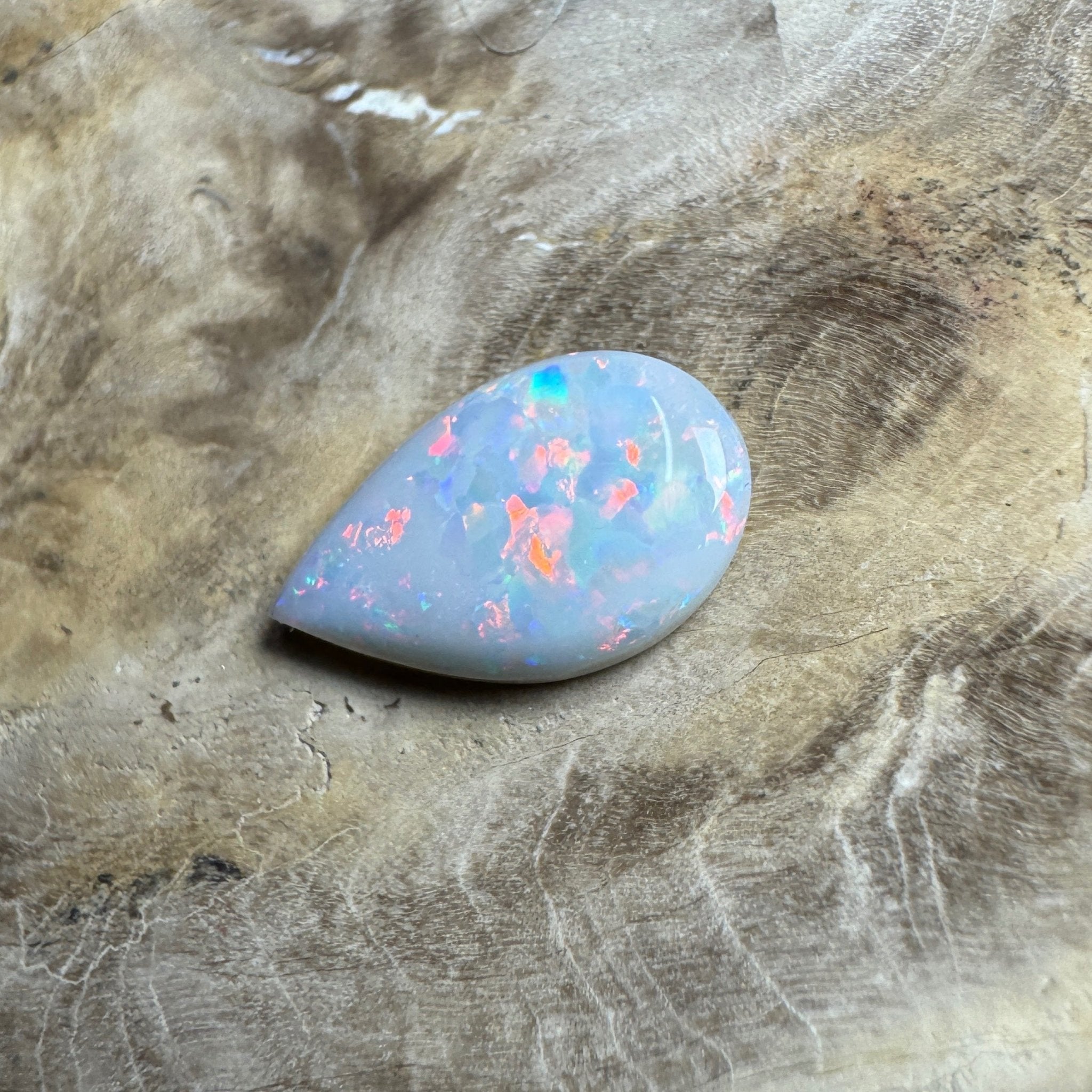 1.6ct Hand - Cut Solid Coober Pedy Opal