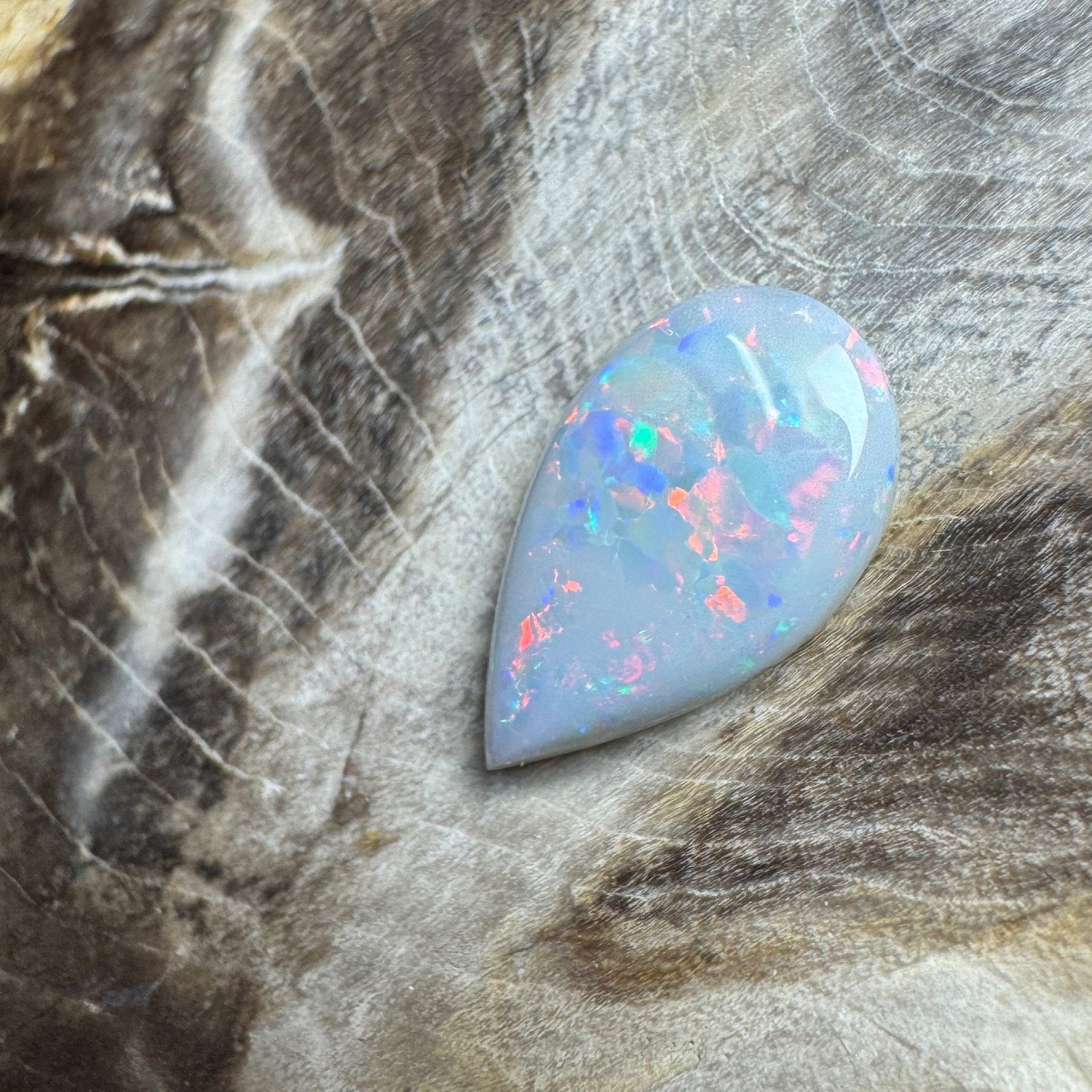 1.6ct Hand - Cut Solid Coober Pedy Opal