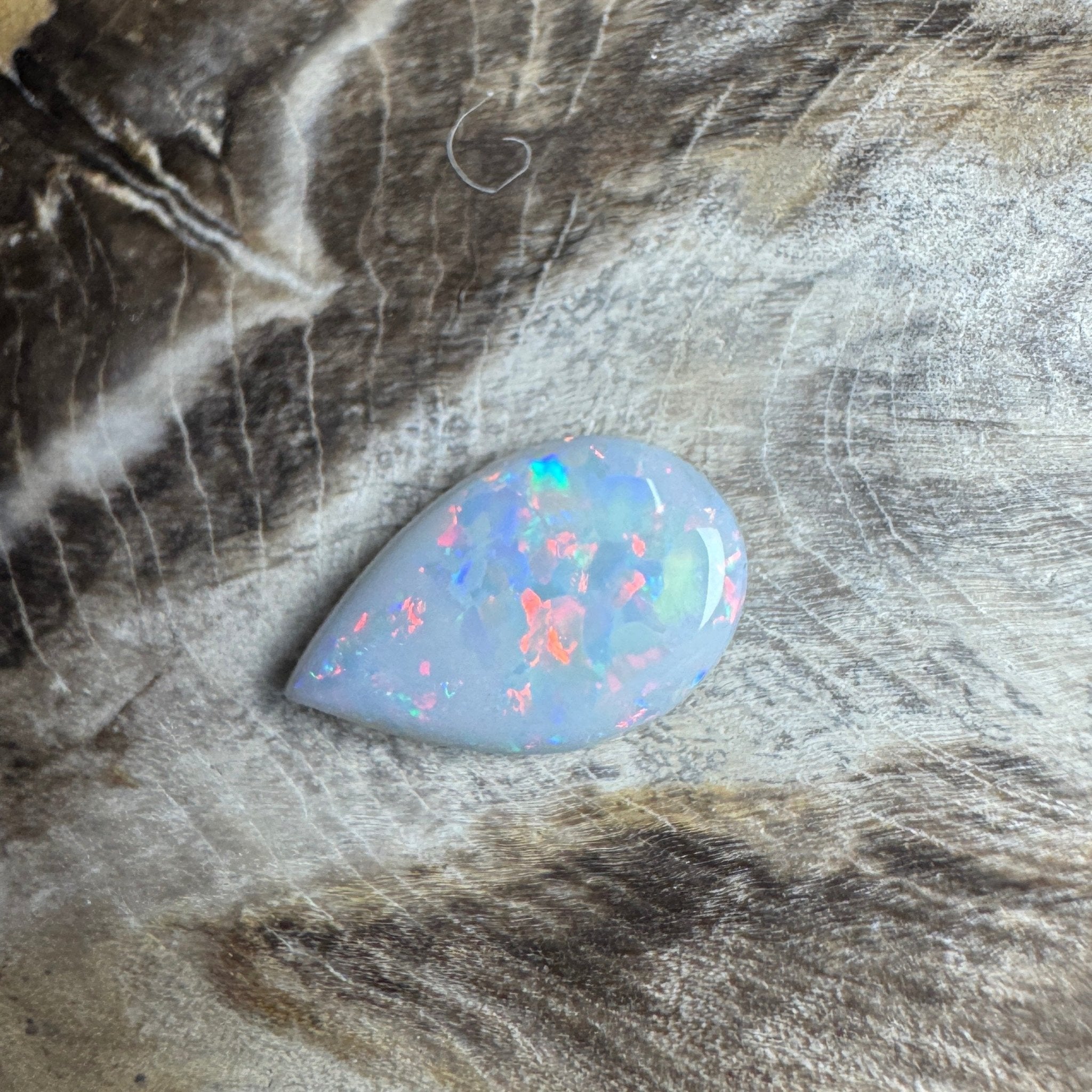 1.6ct Hand - Cut Solid Coober Pedy Opal