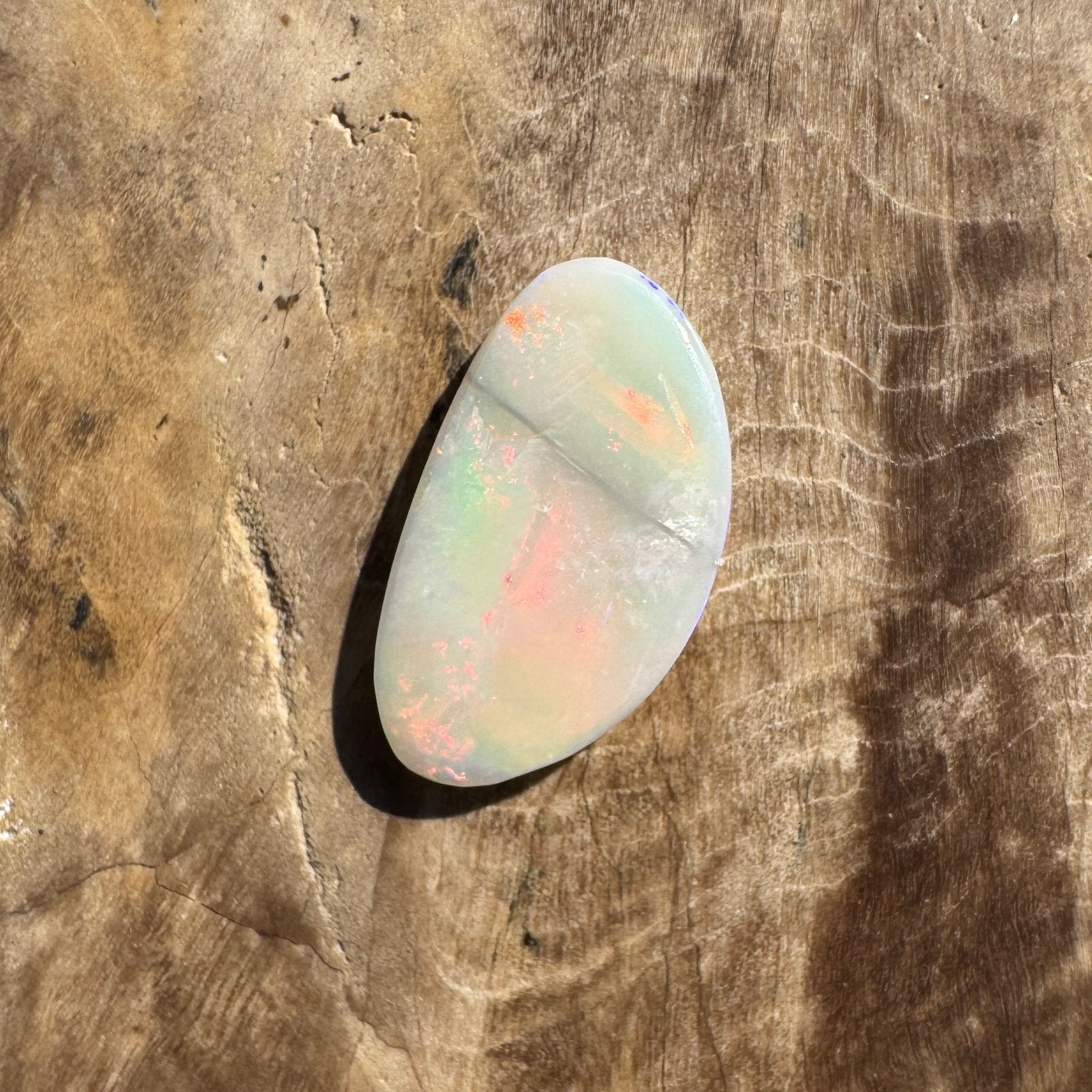 1.6ct Hand - cut Solid Lightning Ridge Opal