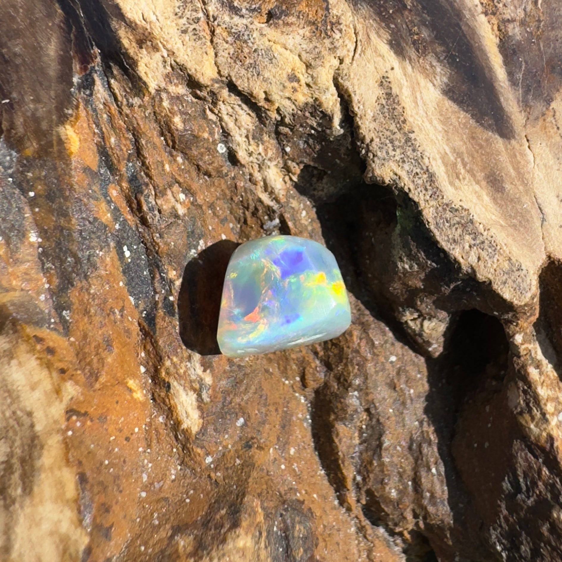 1.7ct Hand - cut Solid Lightning Ridge Opal