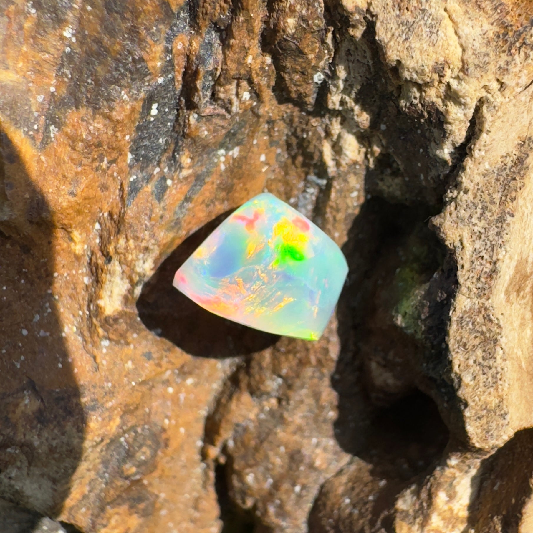 1.7ct Hand - cut Solid Lightning Ridge Opal