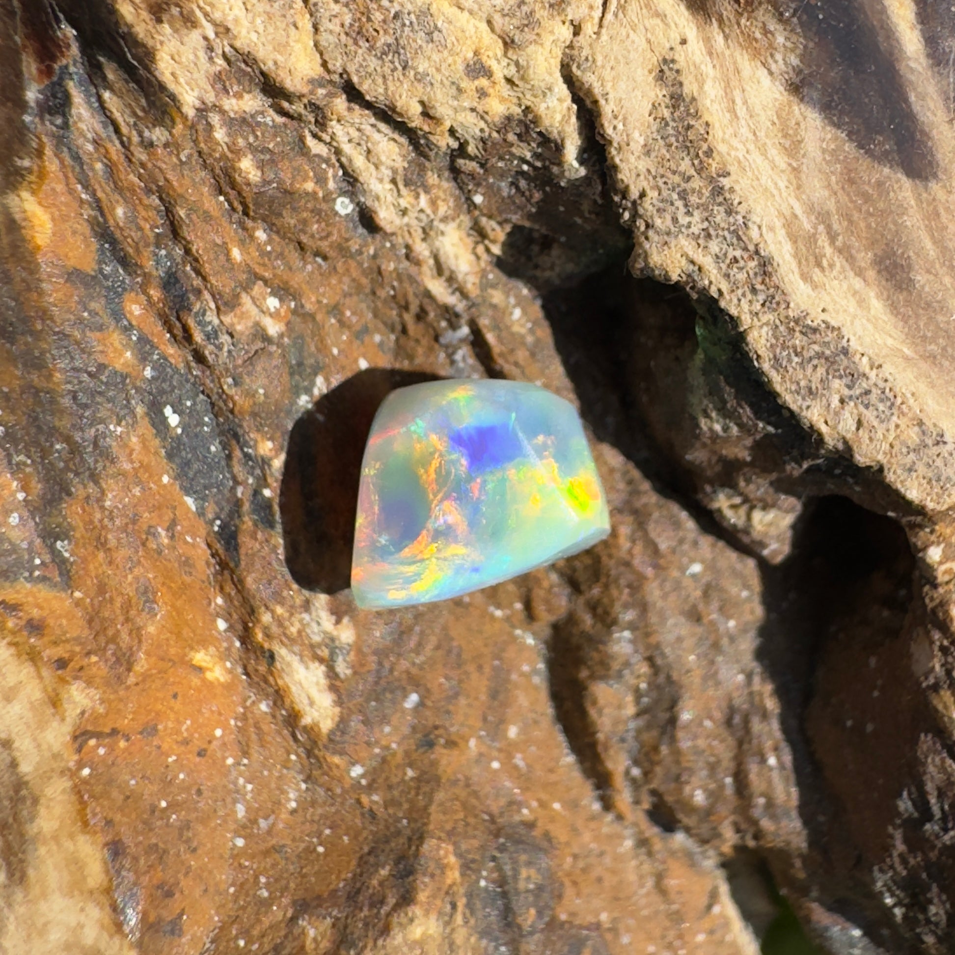 1.7ct Hand - cut Solid Lightning Ridge Opal