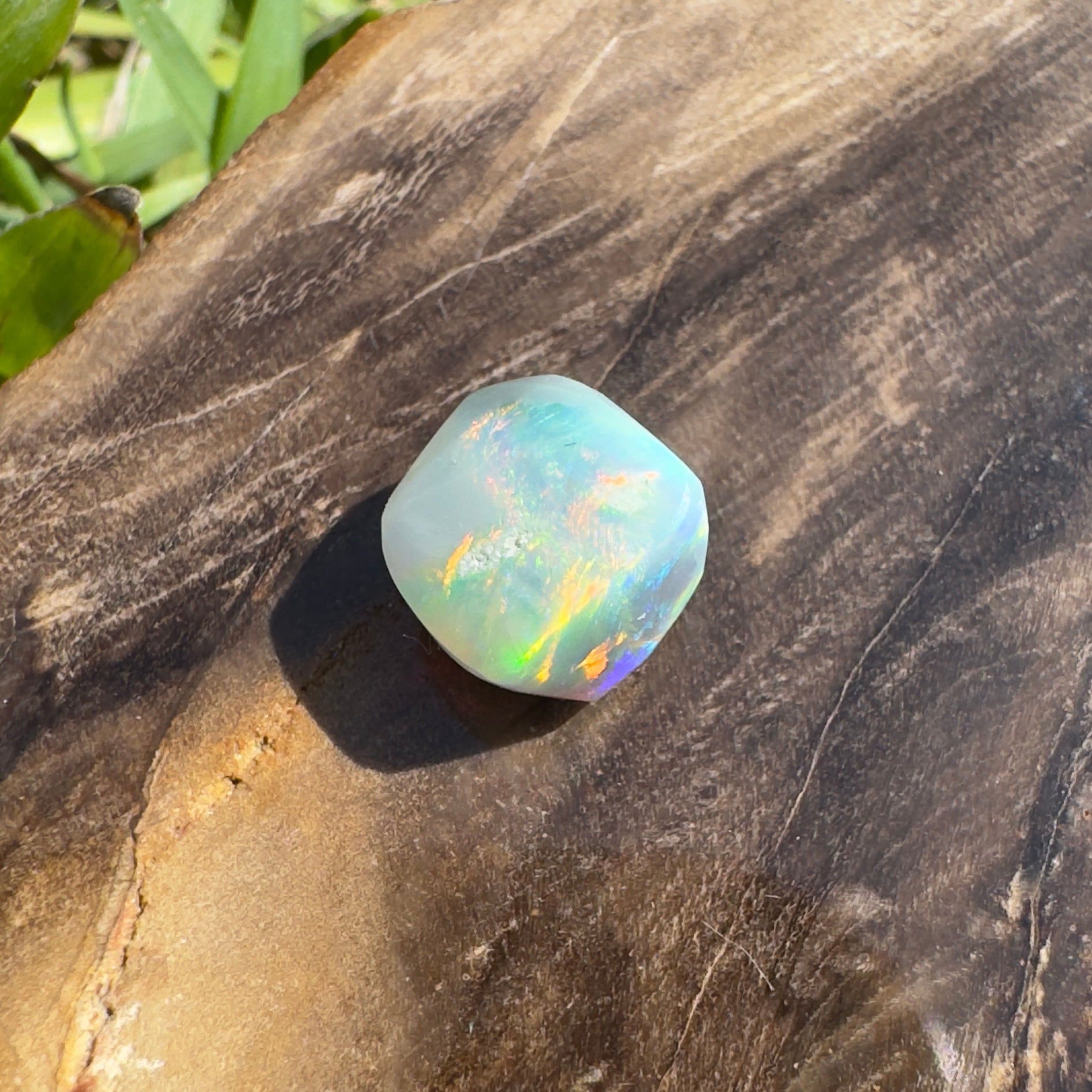 1.7ct Hand - cut Solid Lightning Ridge Opal