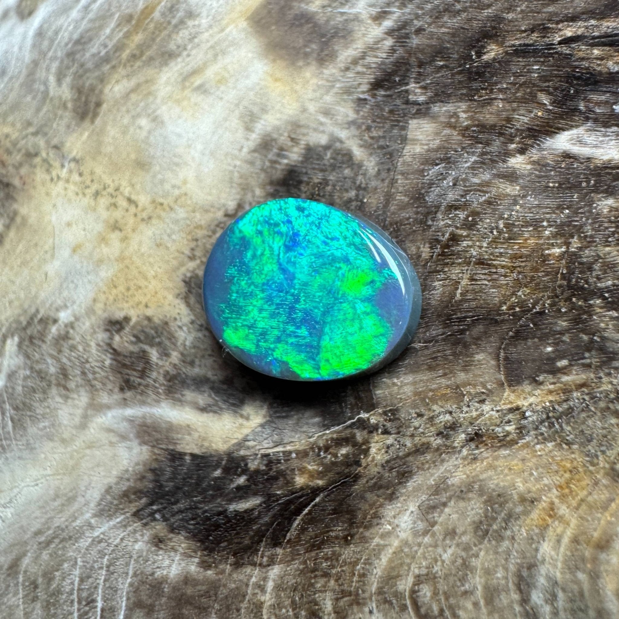 1.7ct Hand - cut Solid Lightning Ridge Semi Black Opal