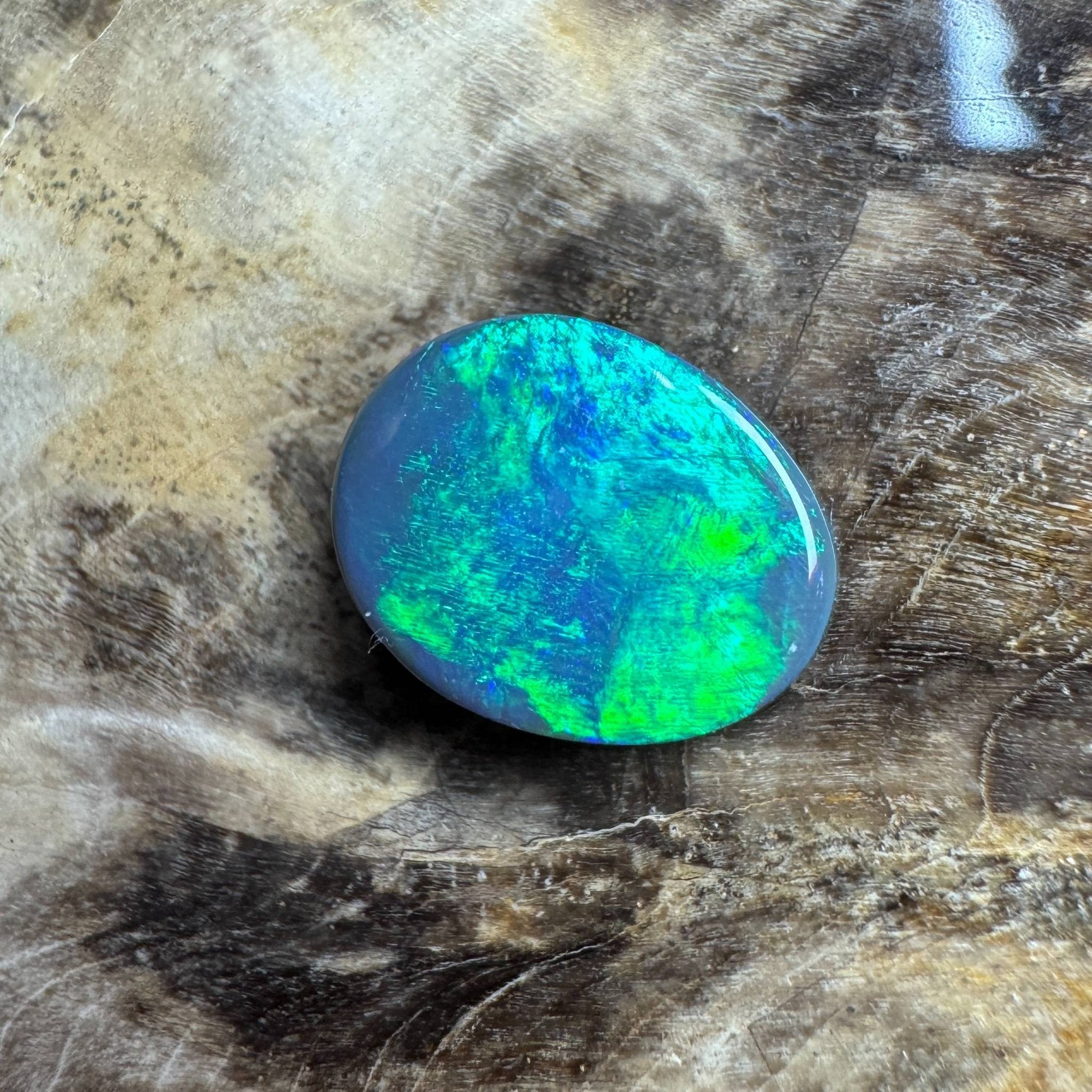 1.7ct Hand - cut Solid Lightning Ridge Semi Black Opal