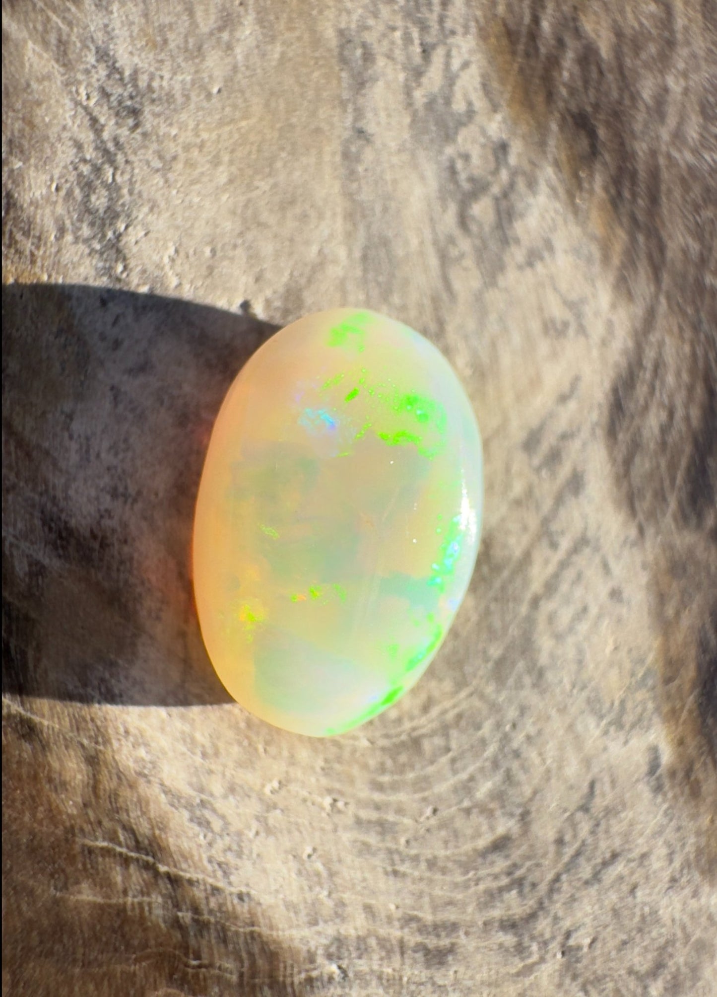 1.8ct Hand - Cut Solid Lightning Ridge Opal