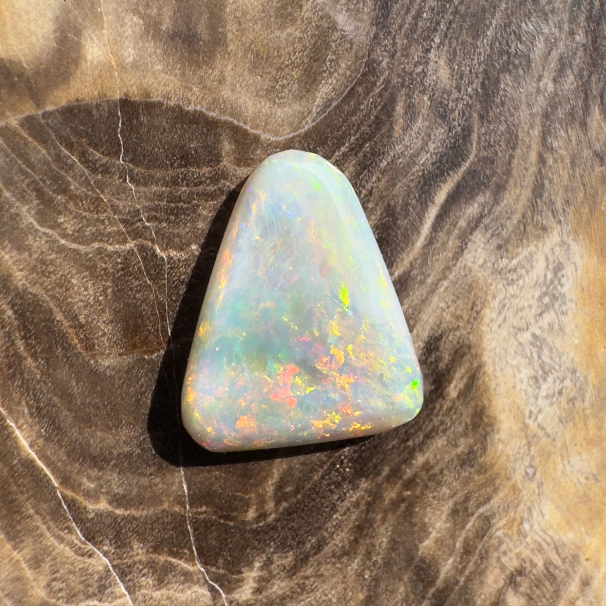 1.8ct Hand - cut Solid Lightning Ridge Opal