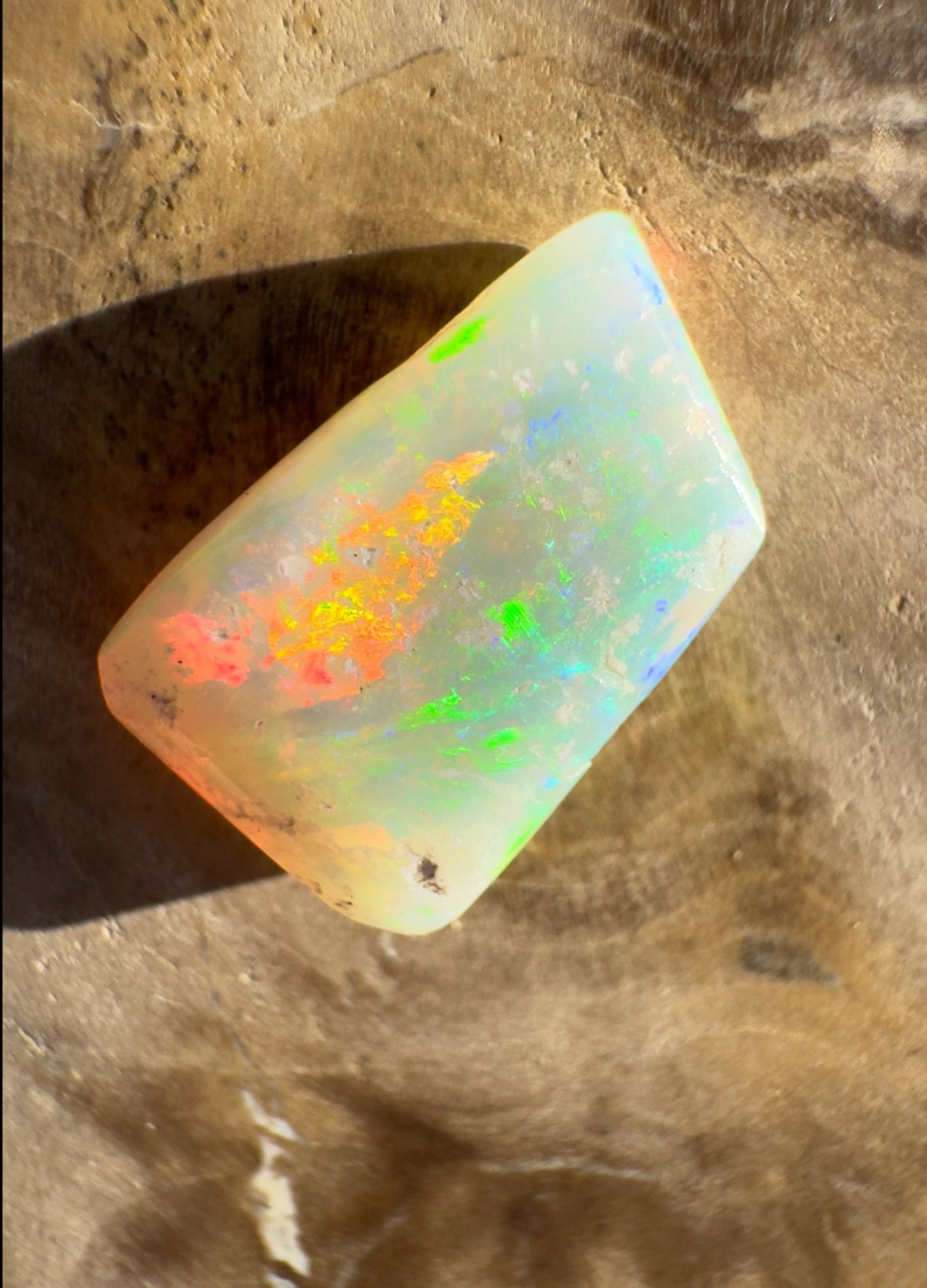 1.8ct Hand - Cut Solid Lightning Ridge Opal