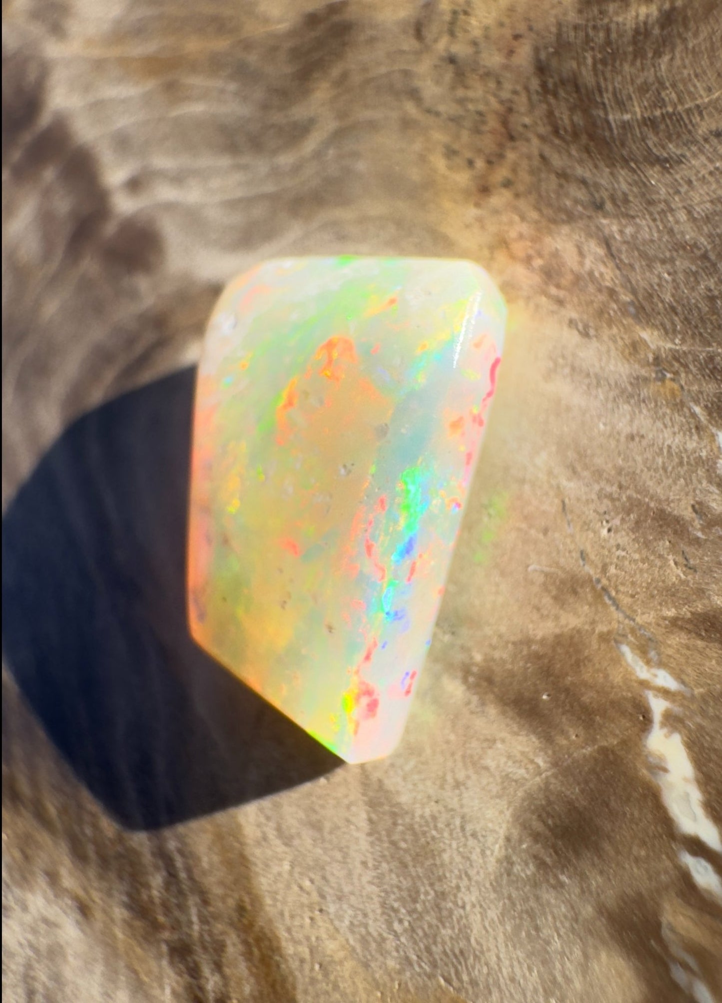 1.8ct Hand - Cut Solid Lightning Ridge Opal