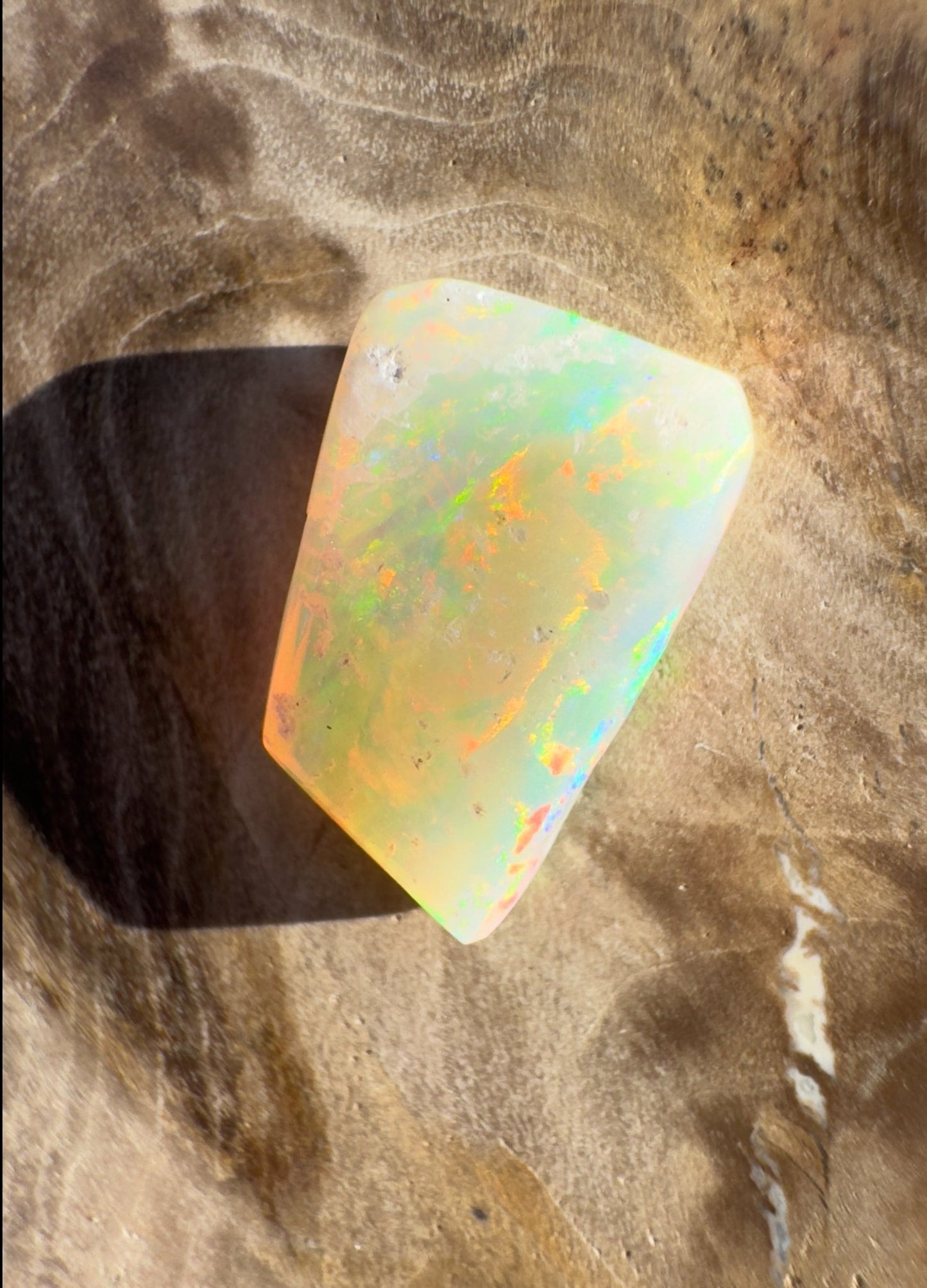1.8ct Hand - Cut Solid Lightning Ridge Opal