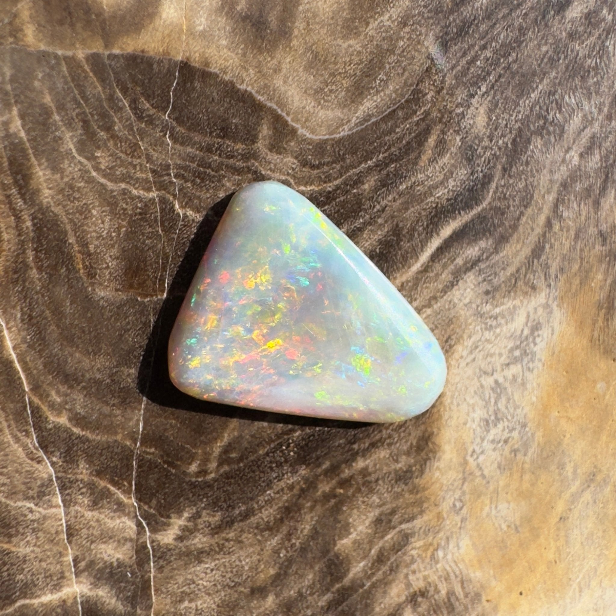 1.8ct Hand - cut Solid Lightning Ridge Opal