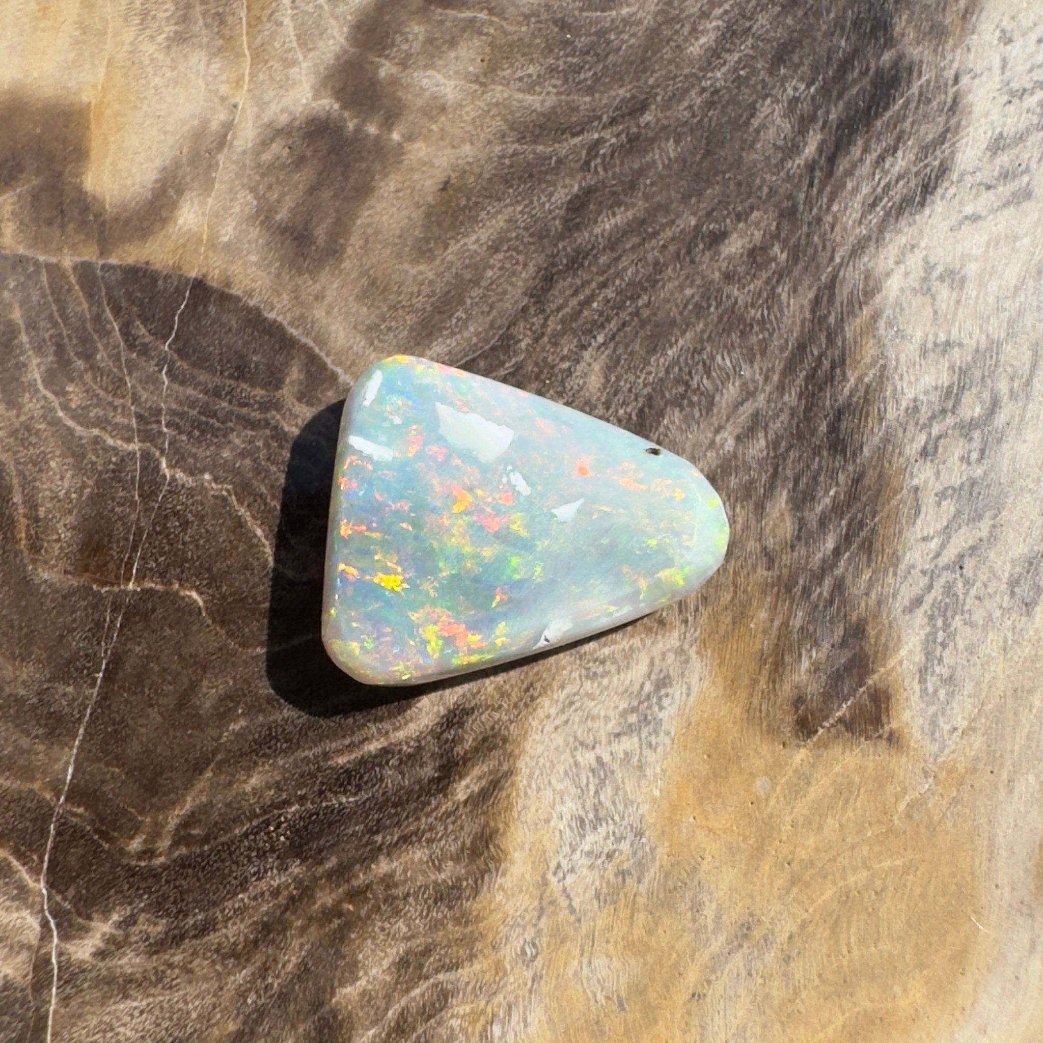1.8ct Hand - cut Solid Lightning Ridge Opal