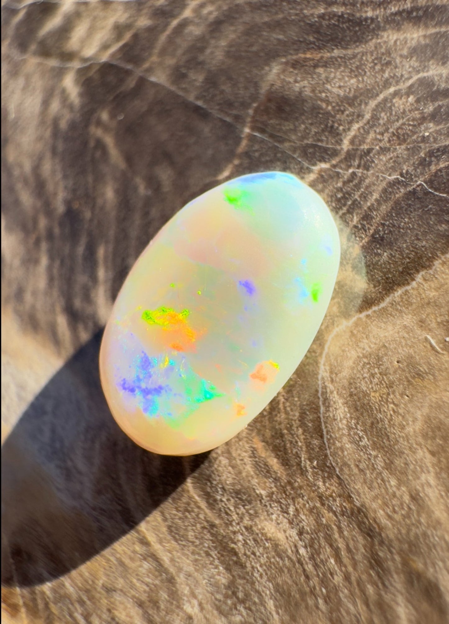1.8ct Hand - Cut Solid Lightning Ridge Opal
