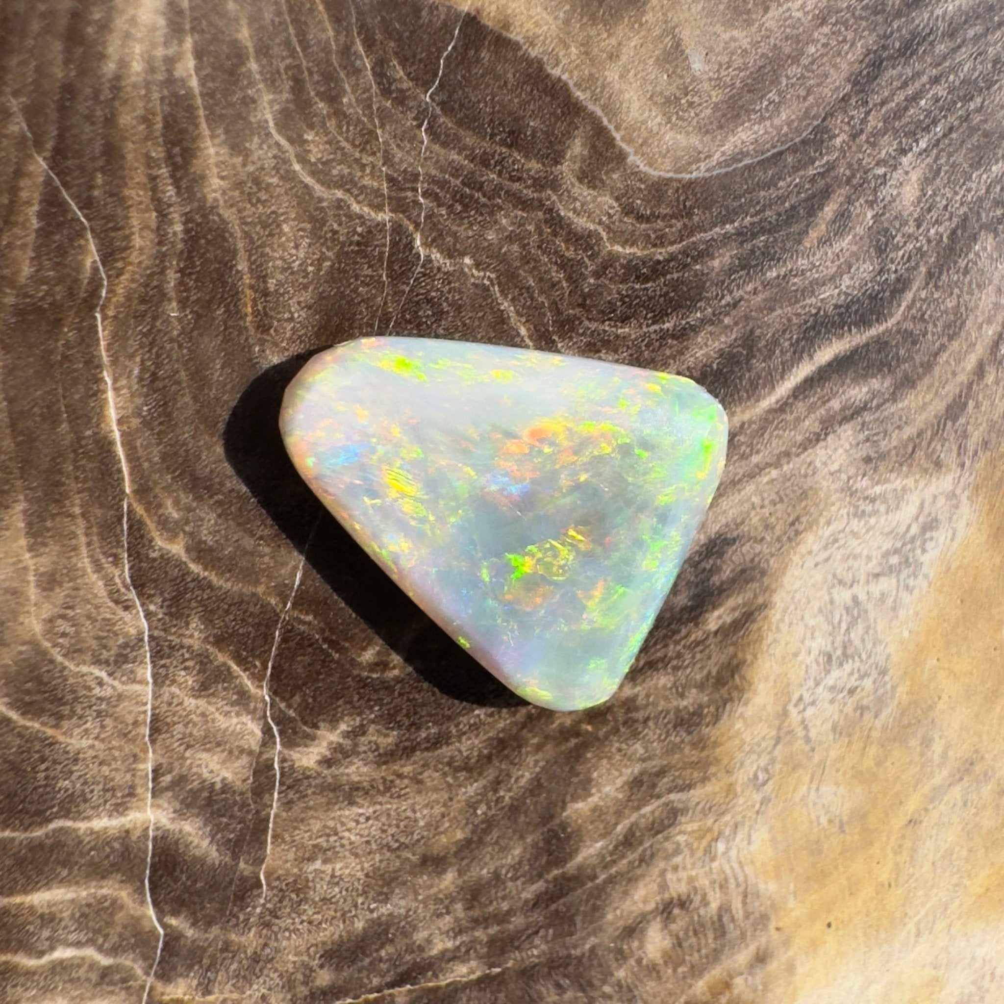1.8ct Hand - cut Solid Lightning Ridge Opal