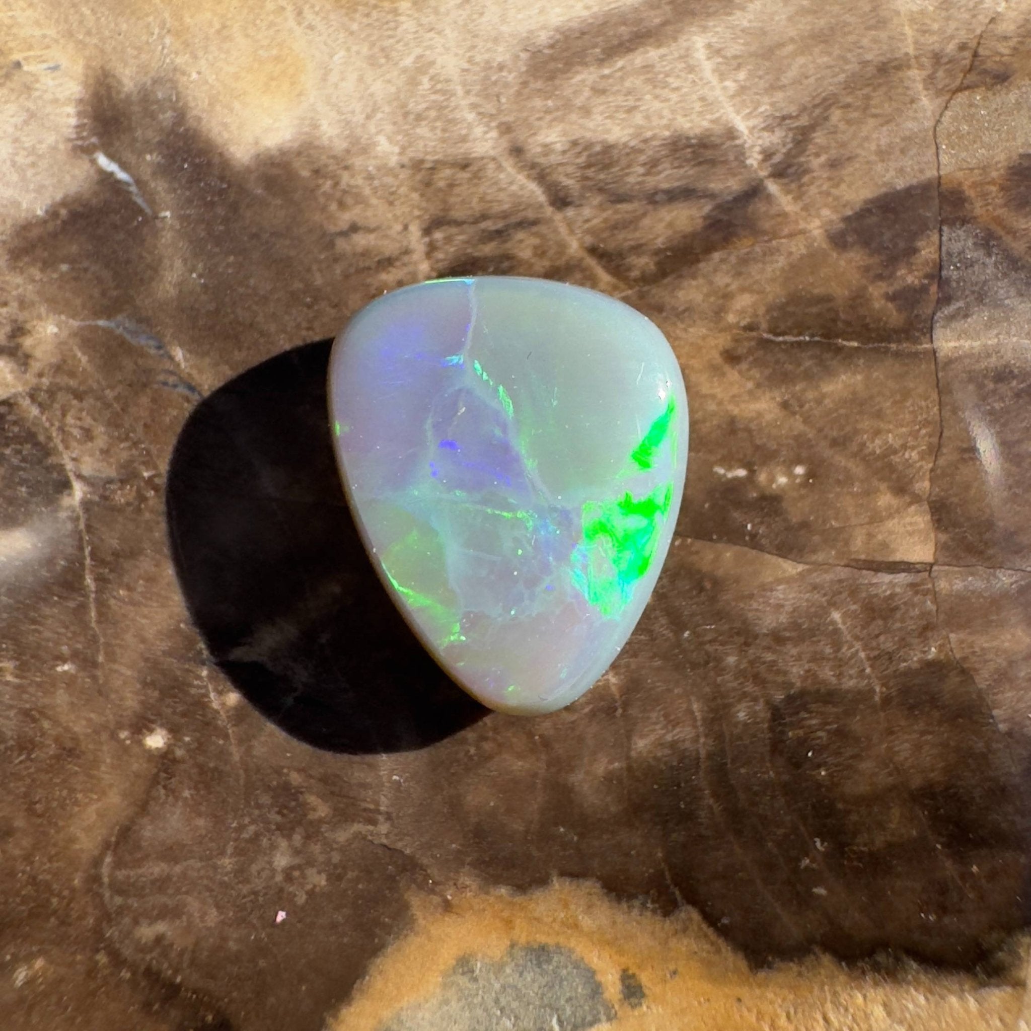 1.8ct Hand - cut Solid Lightning Ridge Semi Black Opal