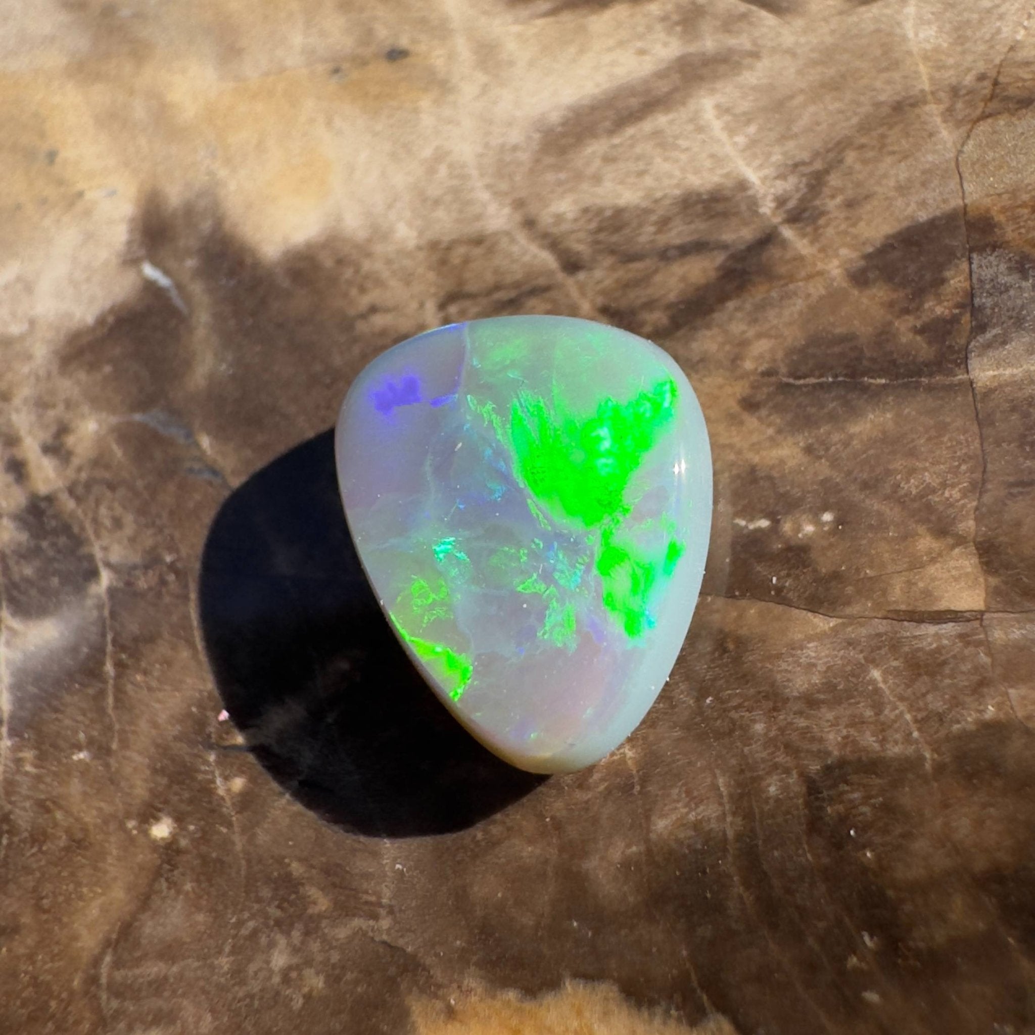 1.8ct Hand - cut Solid Lightning Ridge Semi Black Opal