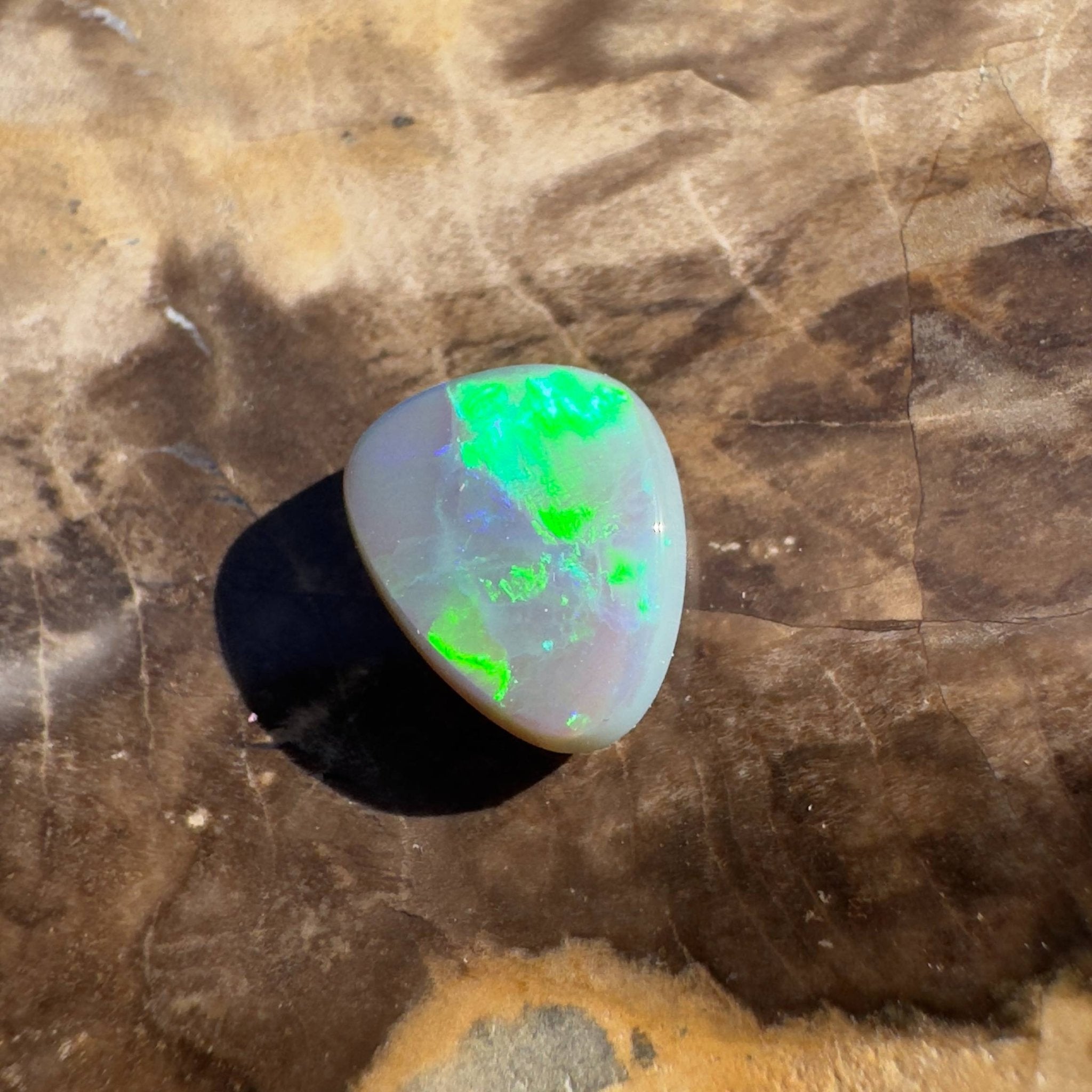 1.8ct Hand - cut Solid Lightning Ridge Semi Black Opal