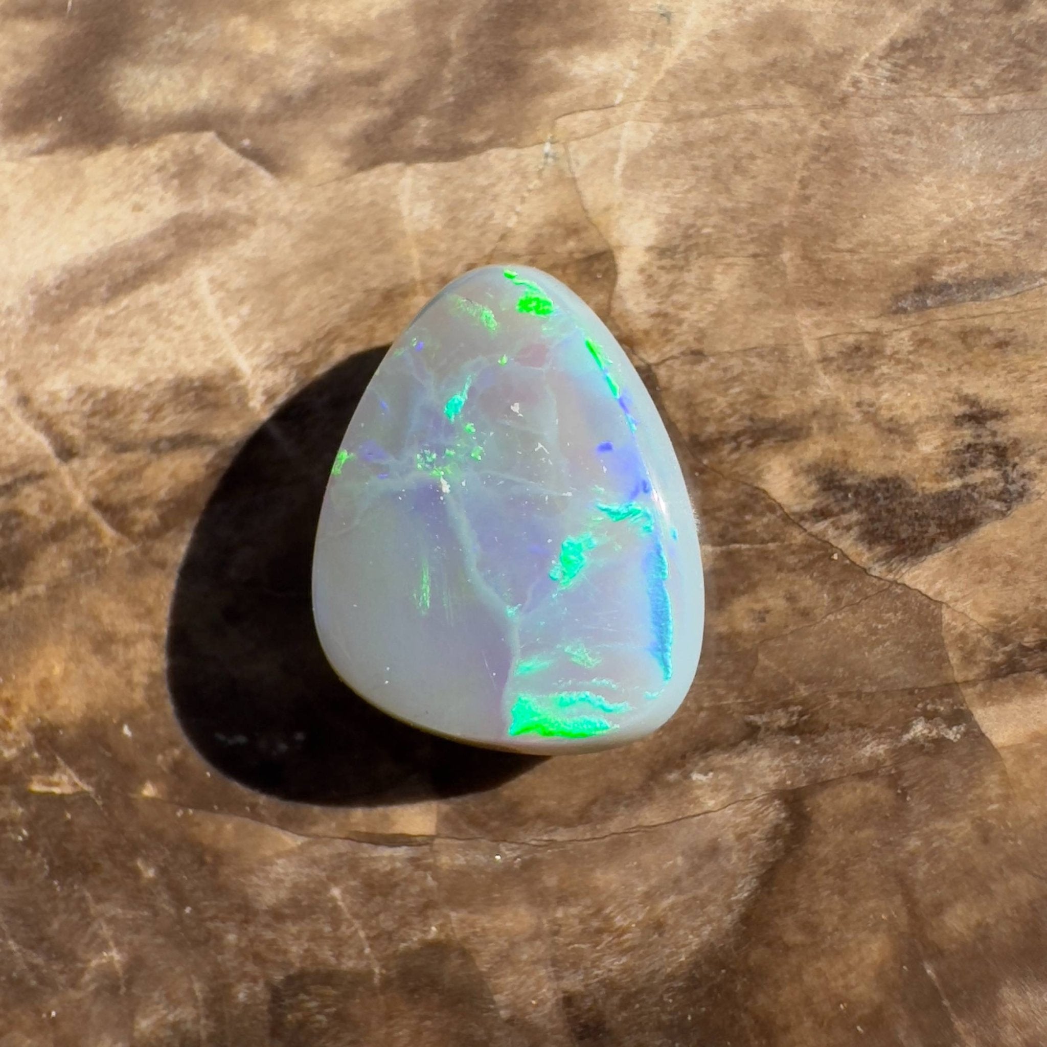 1.8ct Hand - cut Solid Lightning Ridge Semi Black Opal